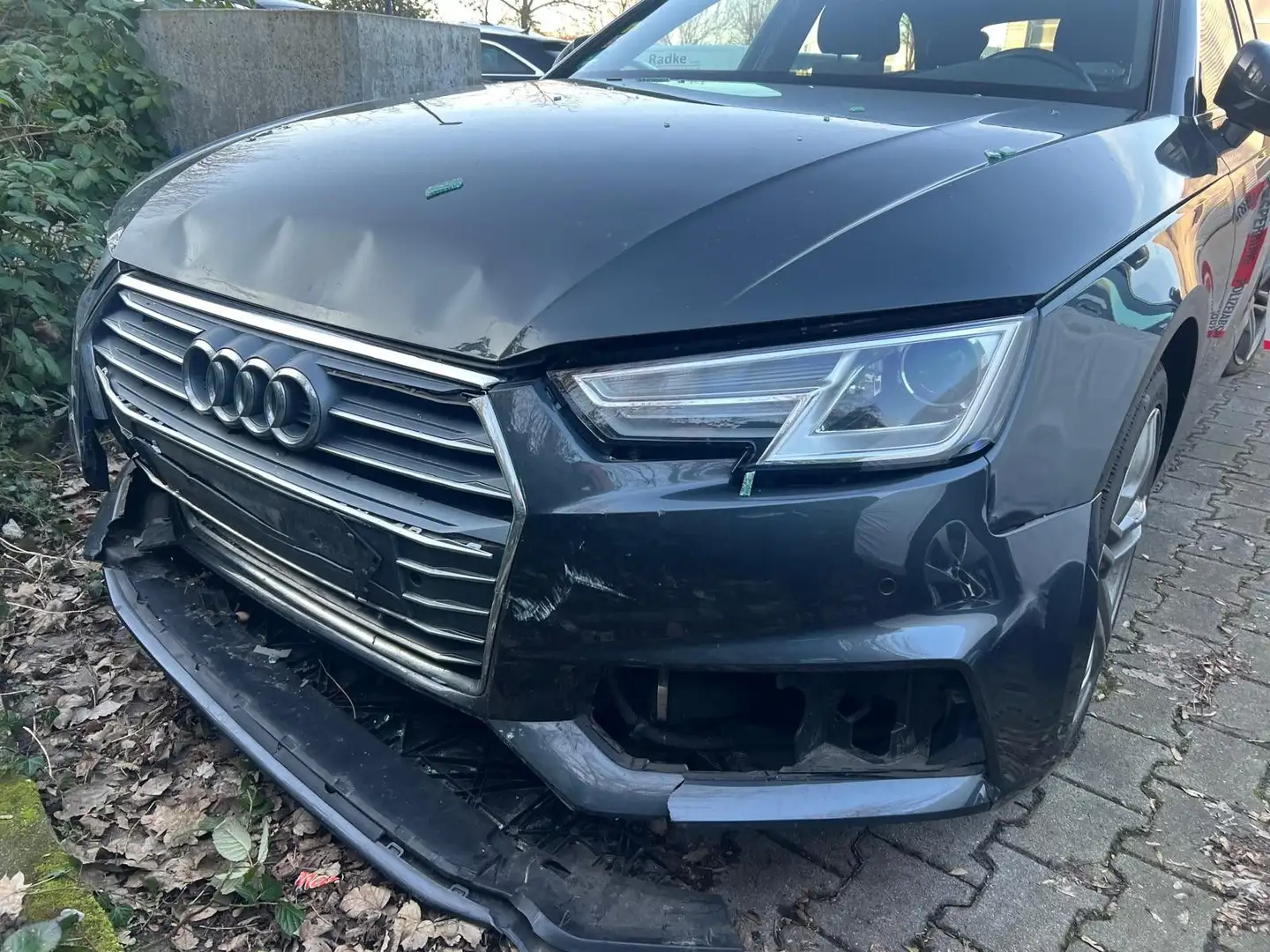 Audi A4 Avant 40 TFSI sport Xenon Panorama el. Koffer Gris - 1