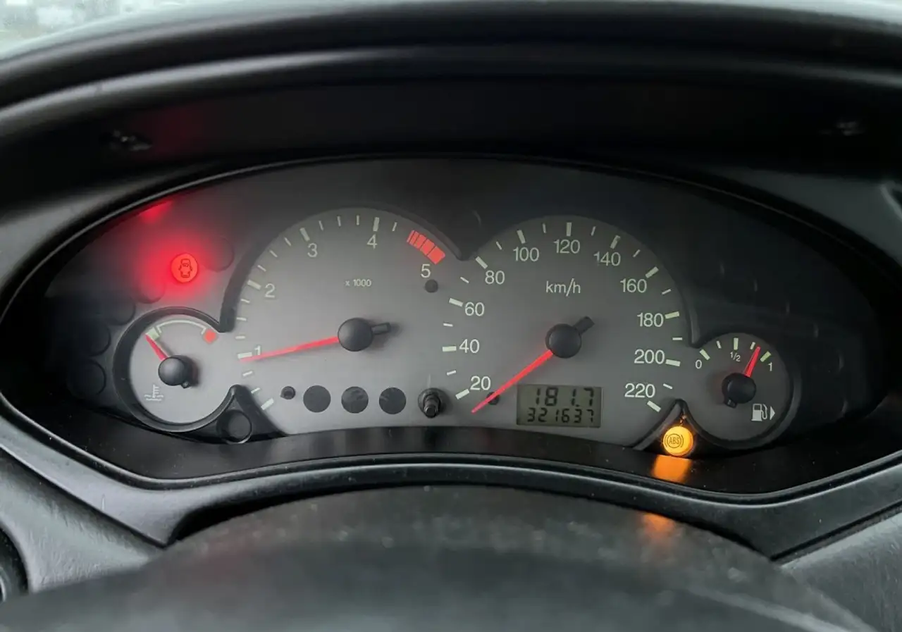 Ford Focus Ghia 1.8 Tdci Export oder für Teile, foto 7