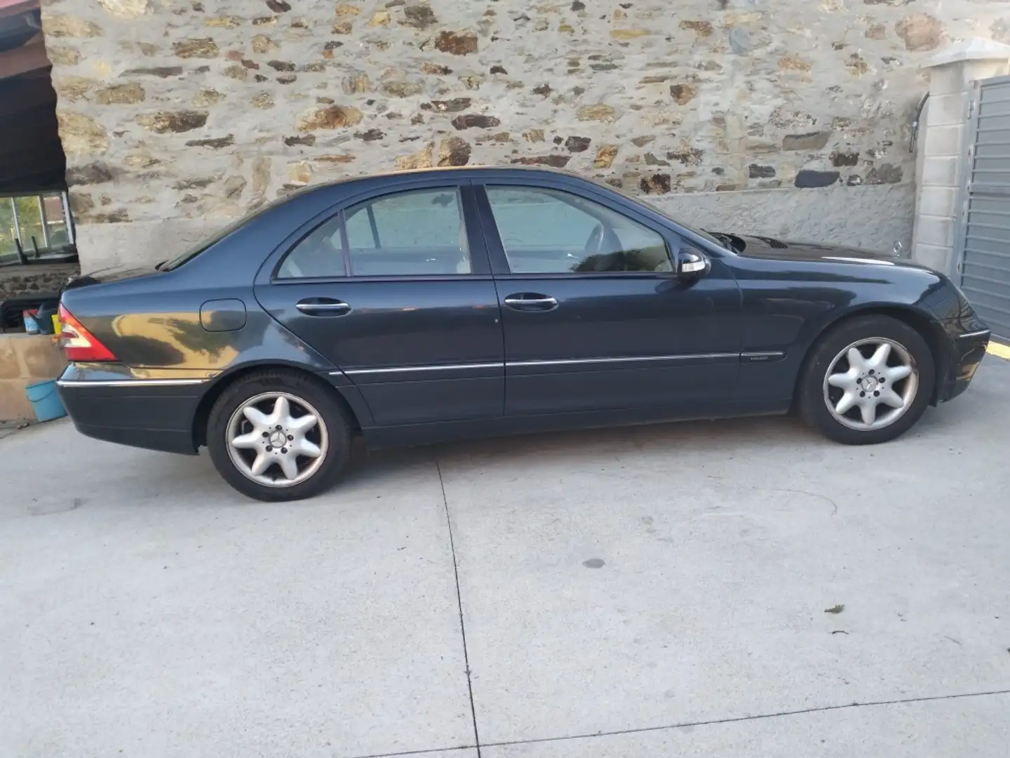 Mercedes-Benz C 270 CDI Classic Azul - 2