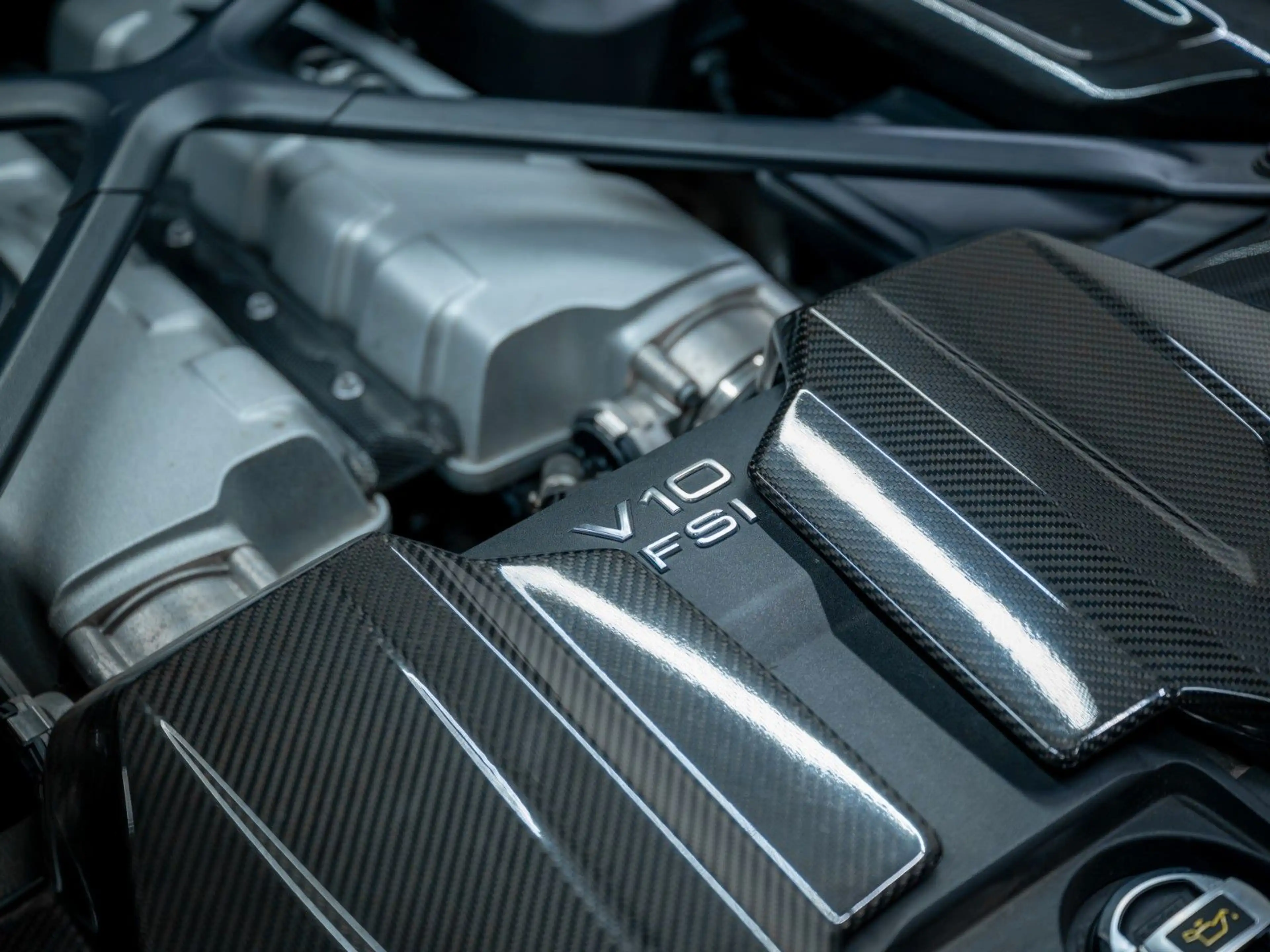 Audi R8 Coupe 5.2 quattro performance *IPE*KERAMIK* — photo 14