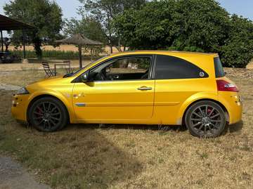 Renault Megane II RS F1 Team R26 2.0 Turbo 230 CV