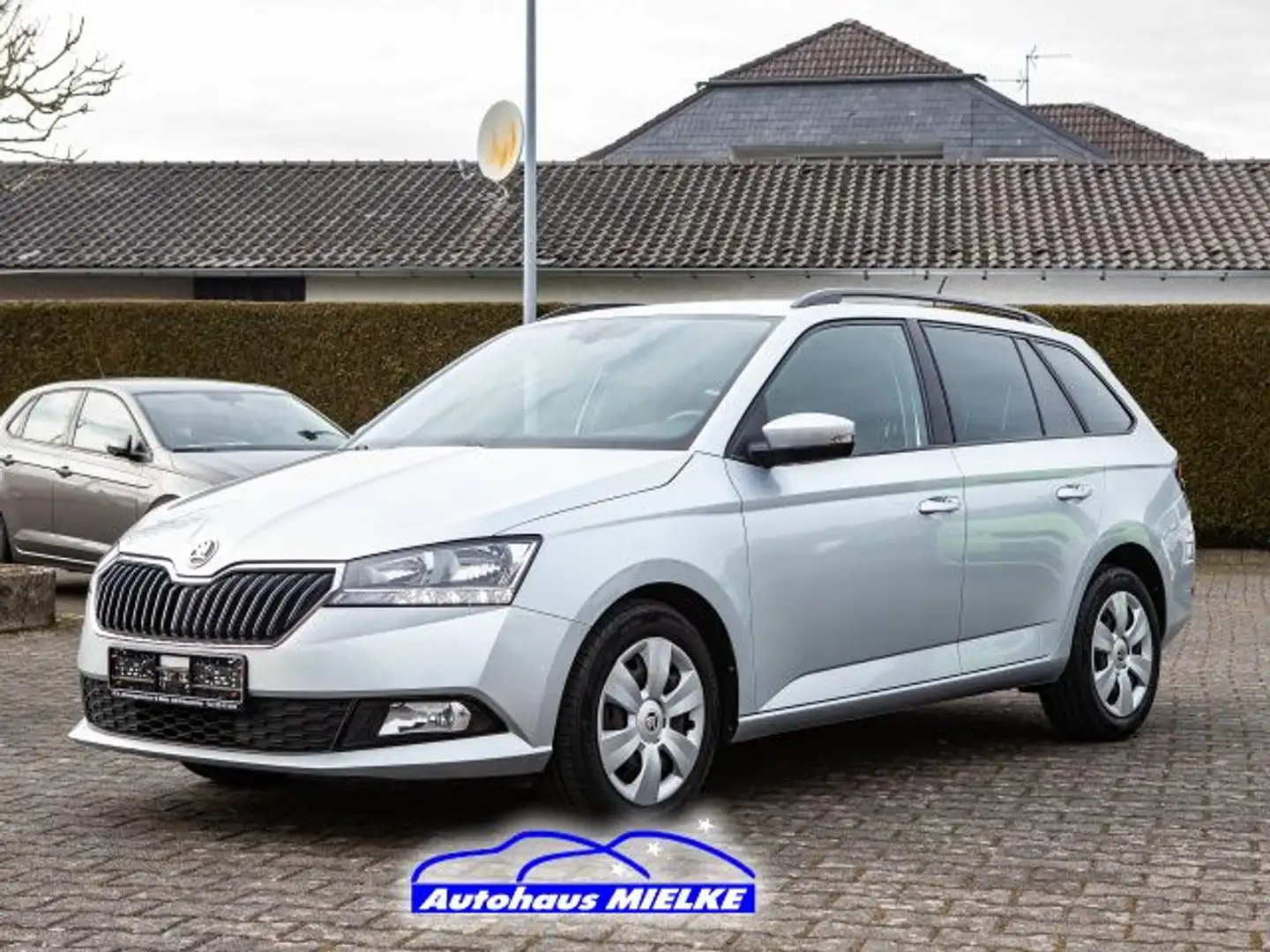 Skoda Fabia Combi Amb. DSG/App/PDC/Sitzh./Temp Bluetooth Plateado - 1