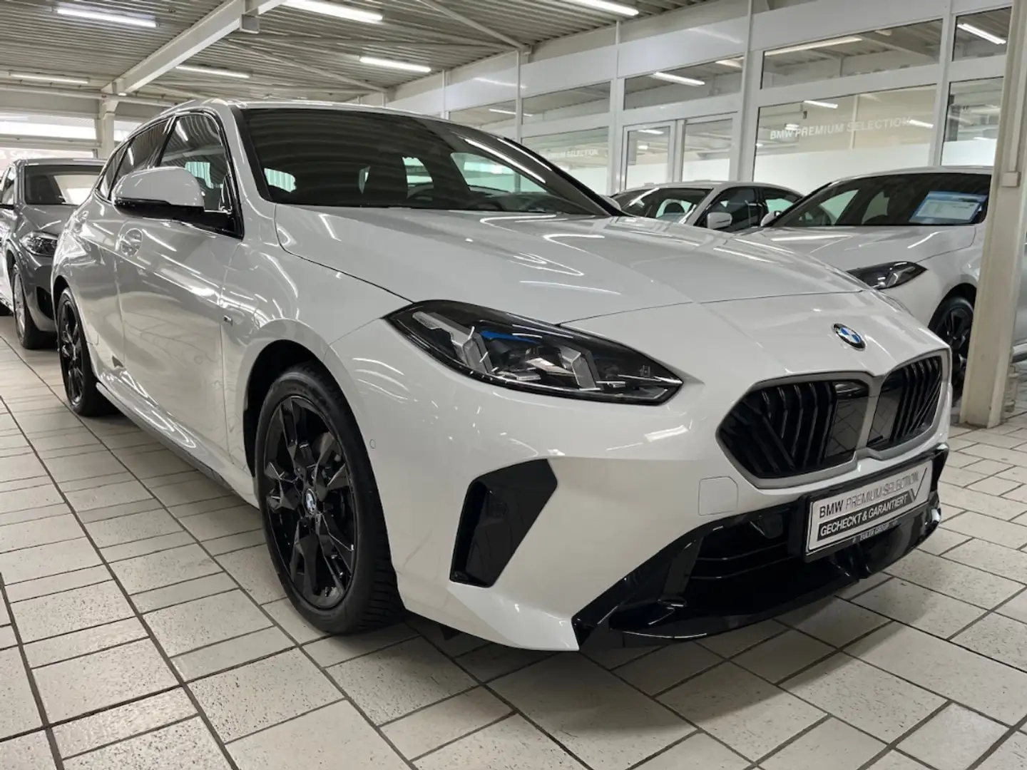 BMW 118 d F70 M Sport Panorama ad.M-FW adLED Durchlade Son Weiß - 2