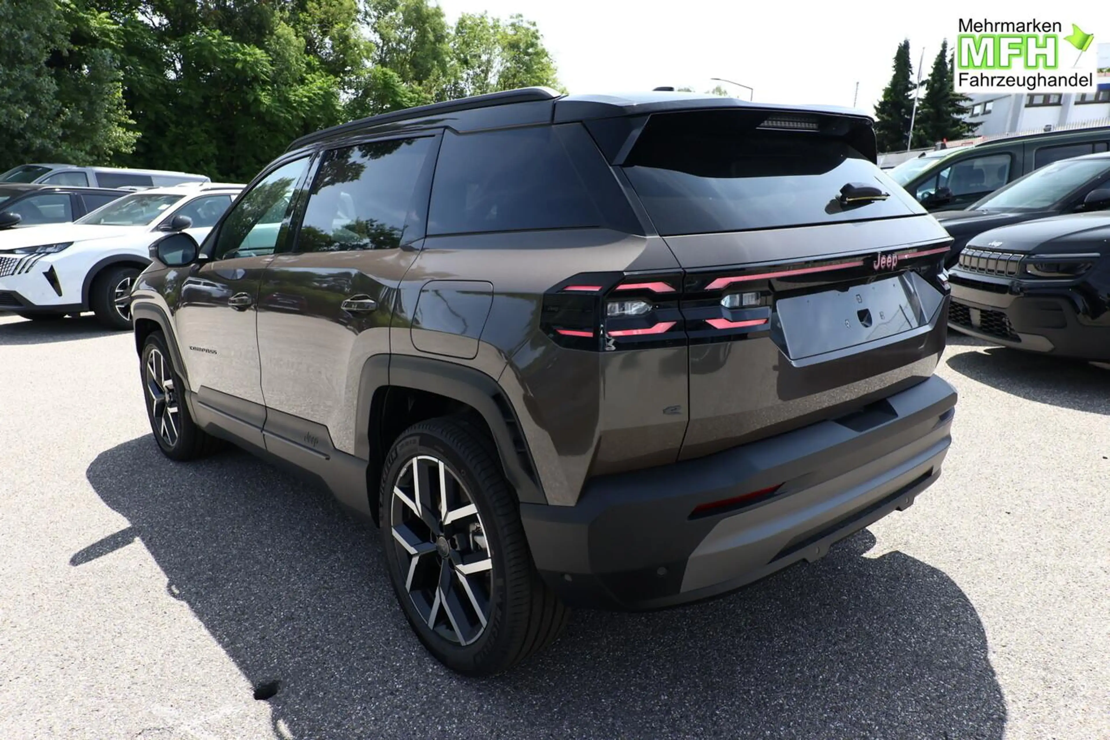 Jeep Compass First Edition 74kWh Nav Matrix eHk 360°K 157 kW... — photo 3
