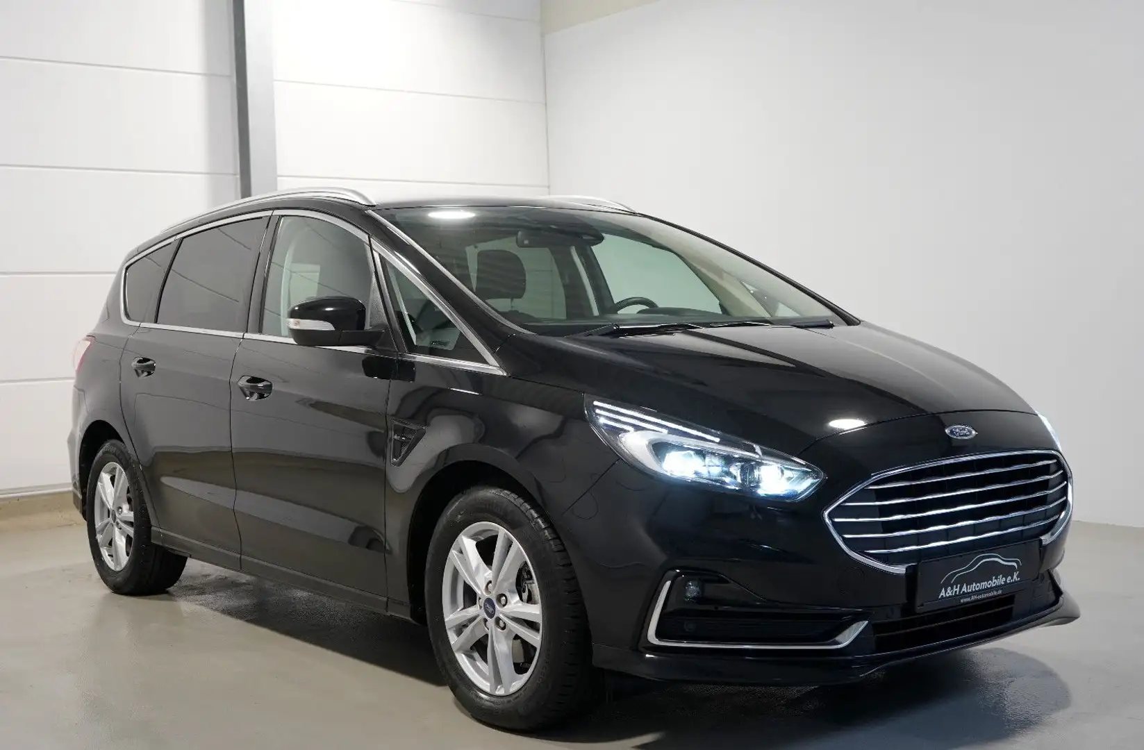 Ford S-Max S-MAX 2.0 TDCI Aut. Titanium *AHK*LED*DAB* Schwarz - 1