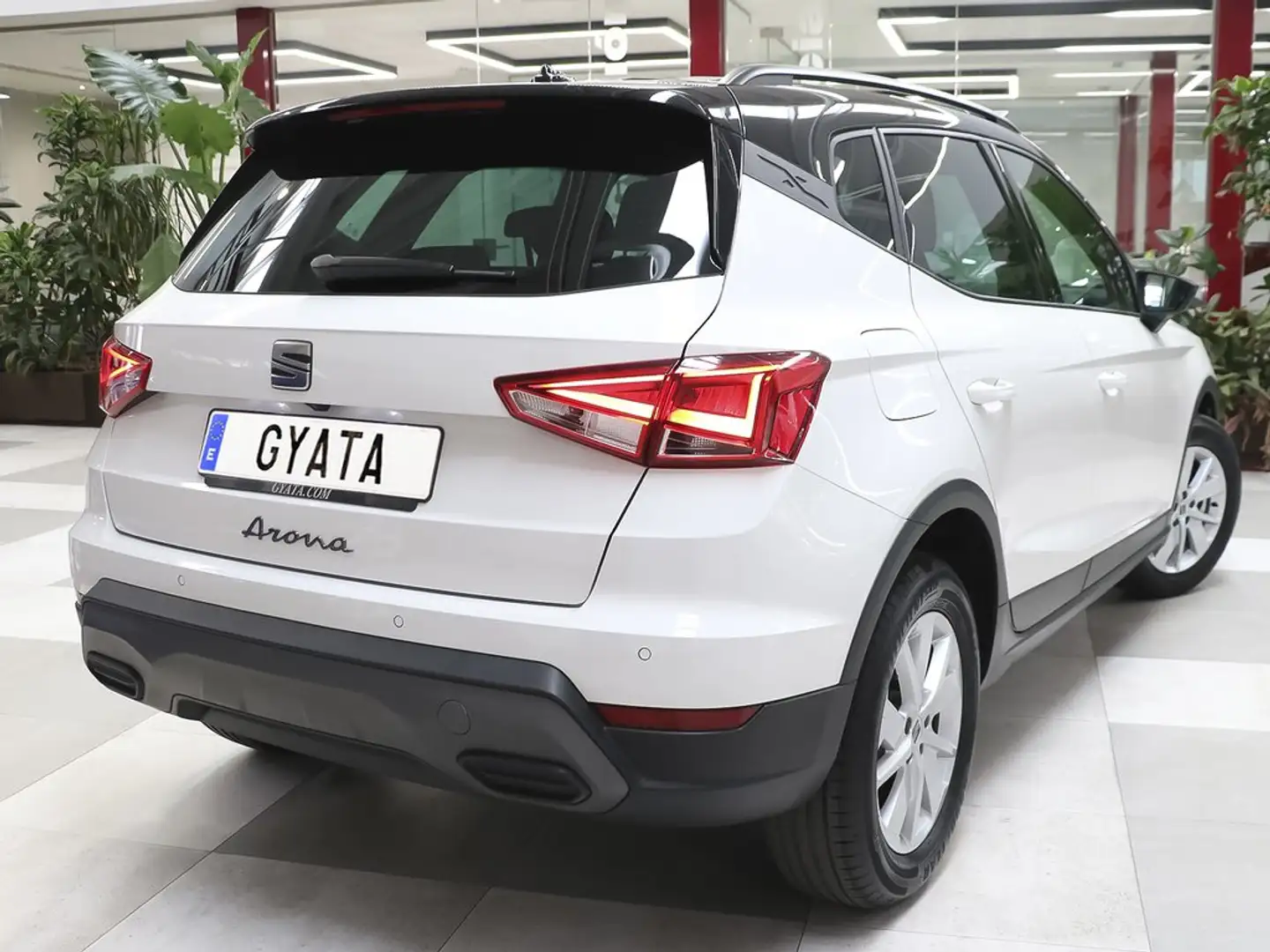 SEAT Arona 1.0 TSI S&S Style 115 Blanco - 2
