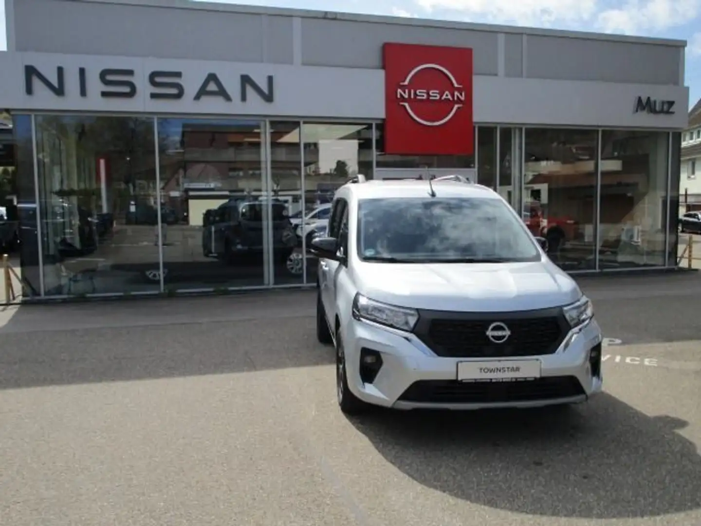 Nissan Townstar DIG-T 130 L1 Tekna Rollstuhlgerechtem U Silver - 2