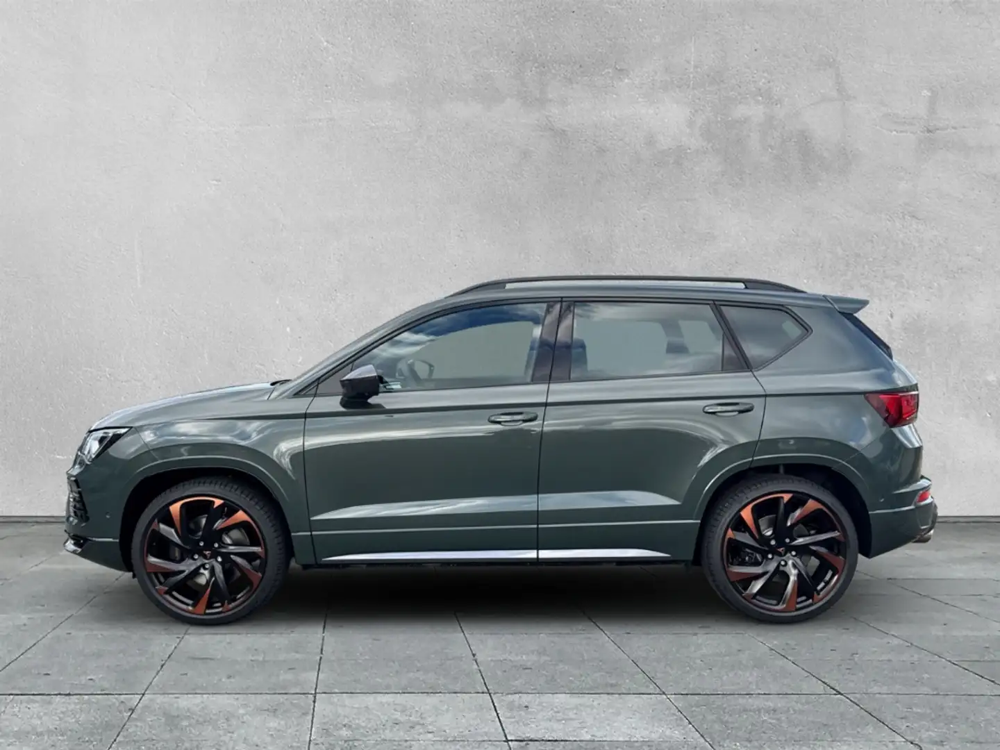 CUPRA Ateca 2.0 TSI DSG 4DRIVE VZ Akrapovic+NAVI+LED Grün - 2