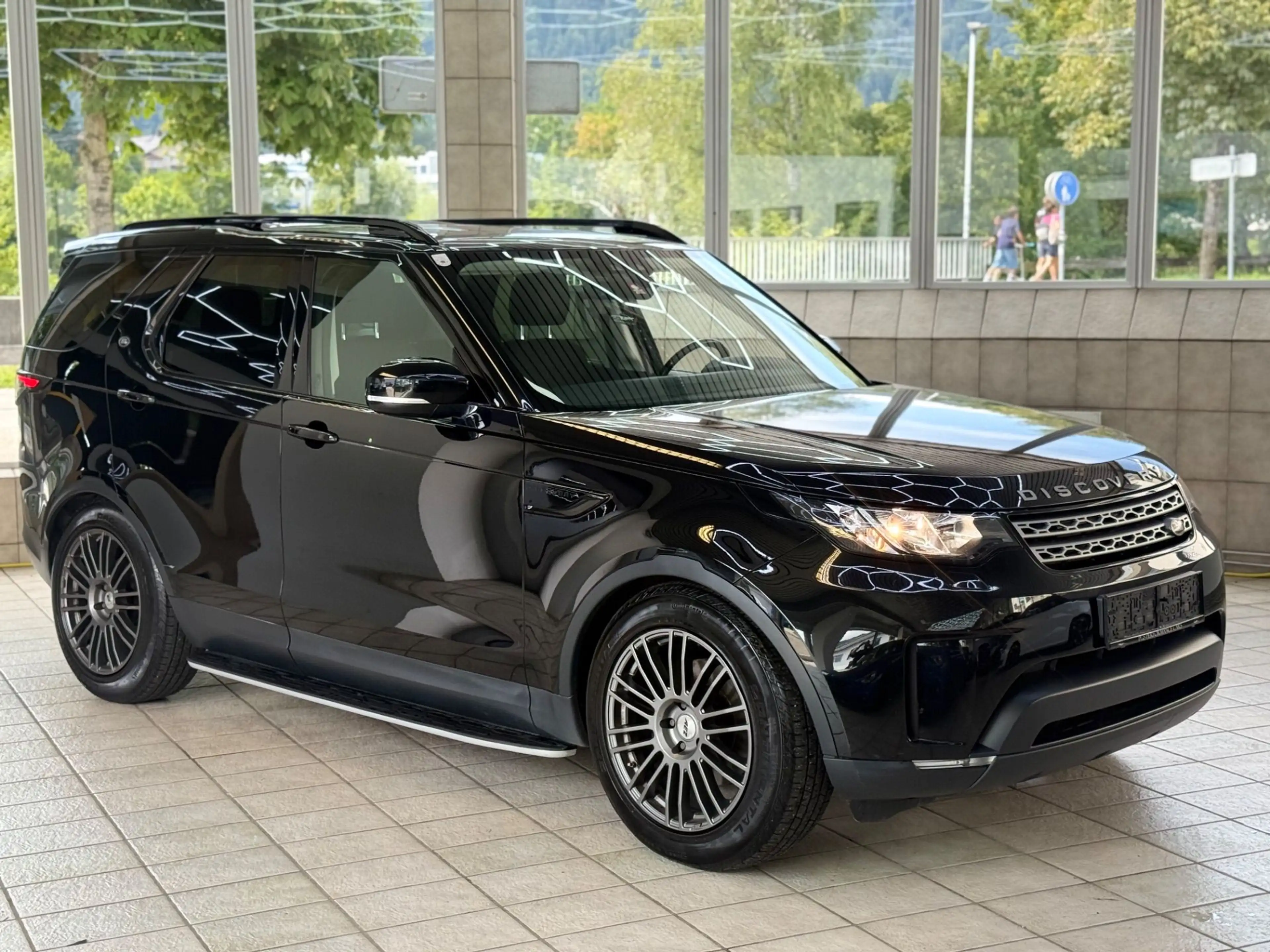 Land Rover Discovery 5 2.0 TD4 S Start/Stopp — photo 11