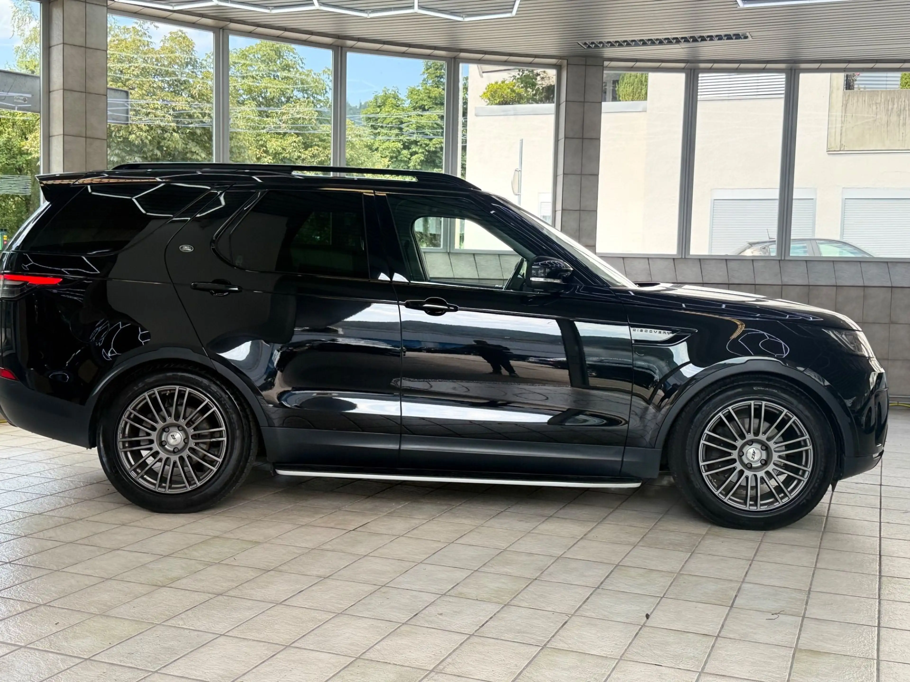 Land Rover Discovery 5 2.0 TD4 S Start/Stopp — photo 15