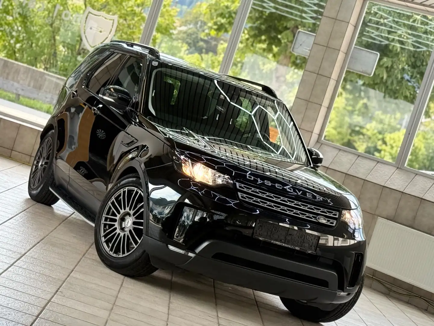 Land Rover Discovery 5 2.0 TD4 S Start/Stopp Schwarz - 1