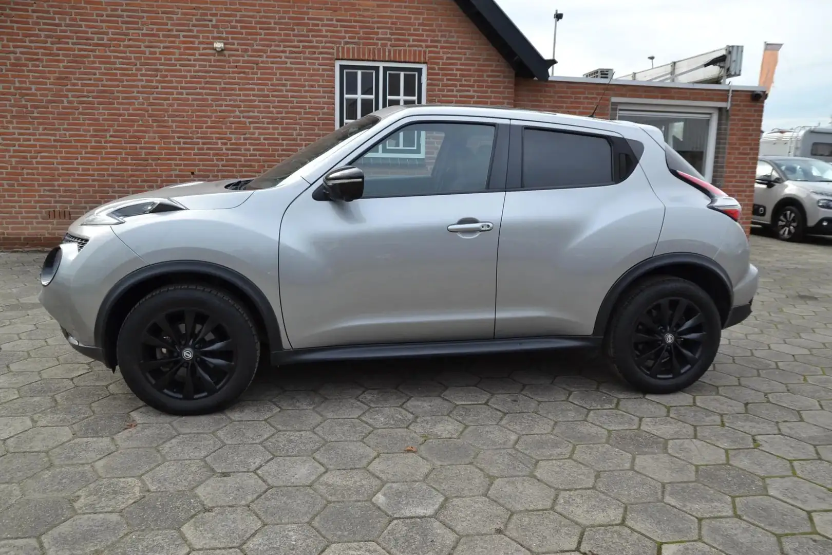 Nissan Juke 1.2 DIG-T S/S Connect Edition Grau - 2