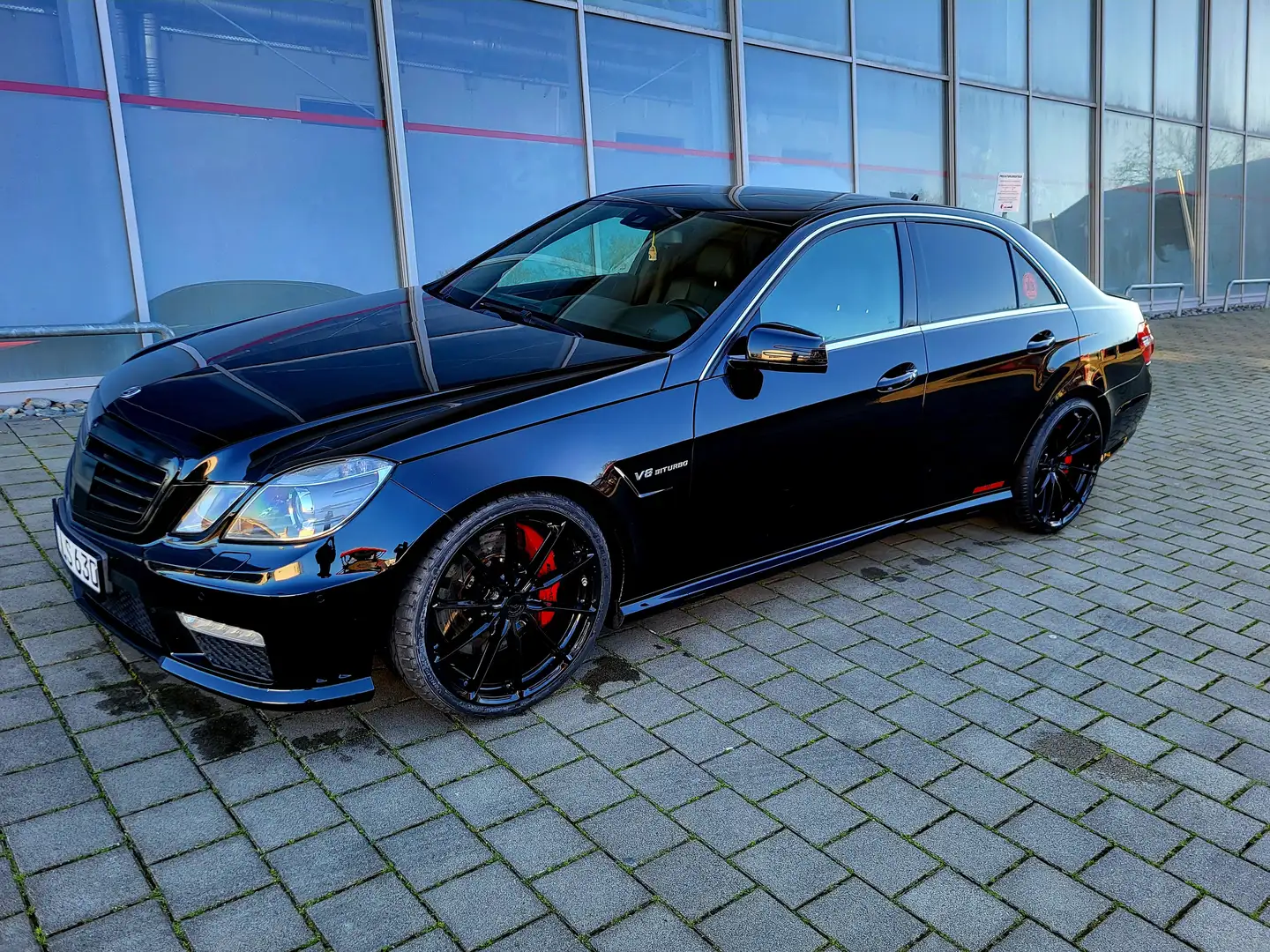 Mercedes-Benz E 63 AMG E 63 AMG AMG Speedshift MCT AMG Performance Packag Negru - 2