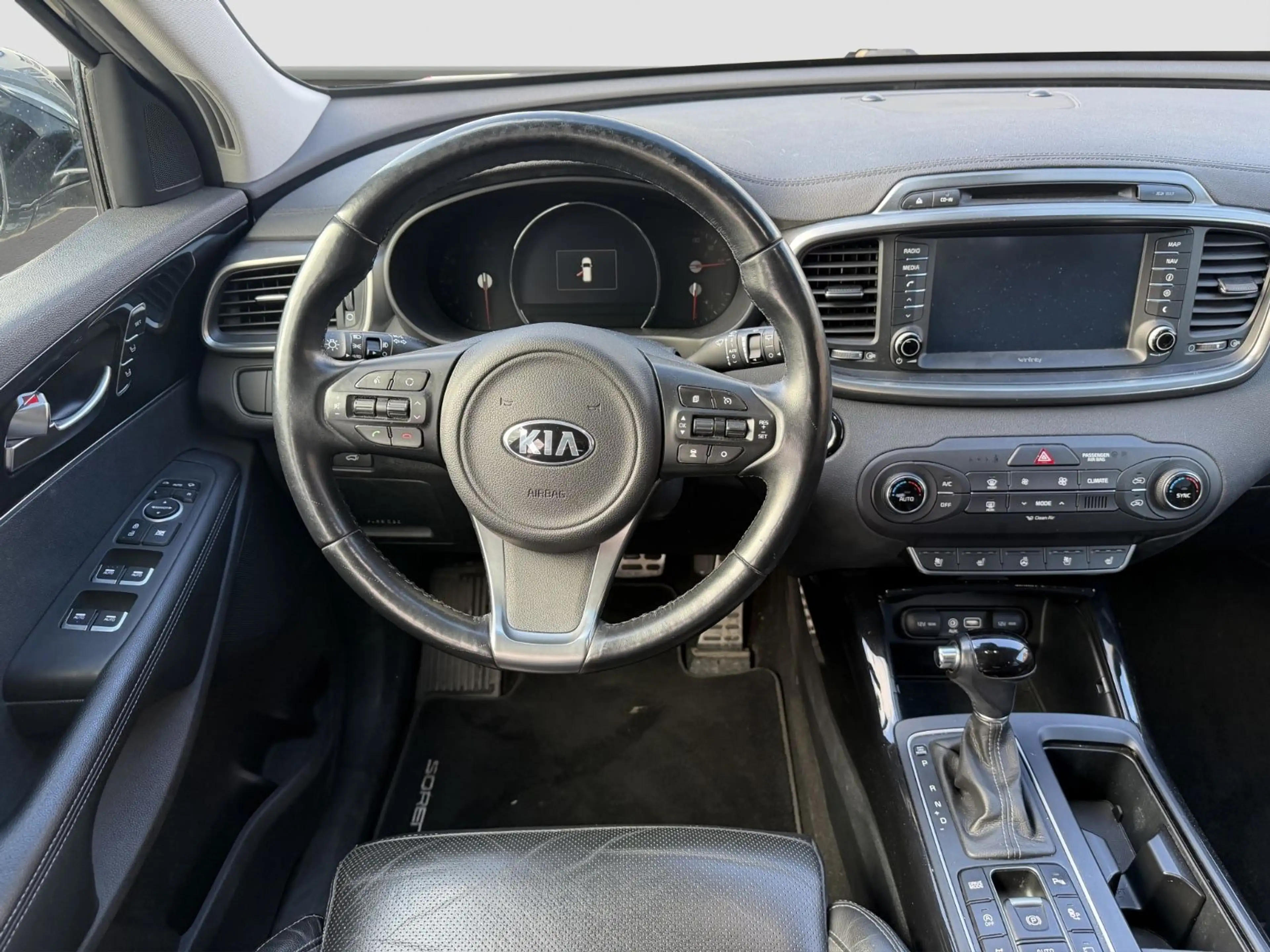 Kia Sorento Platinum Edition 4WD/AHK/LEDER/PANORAMA/ — photo 10
