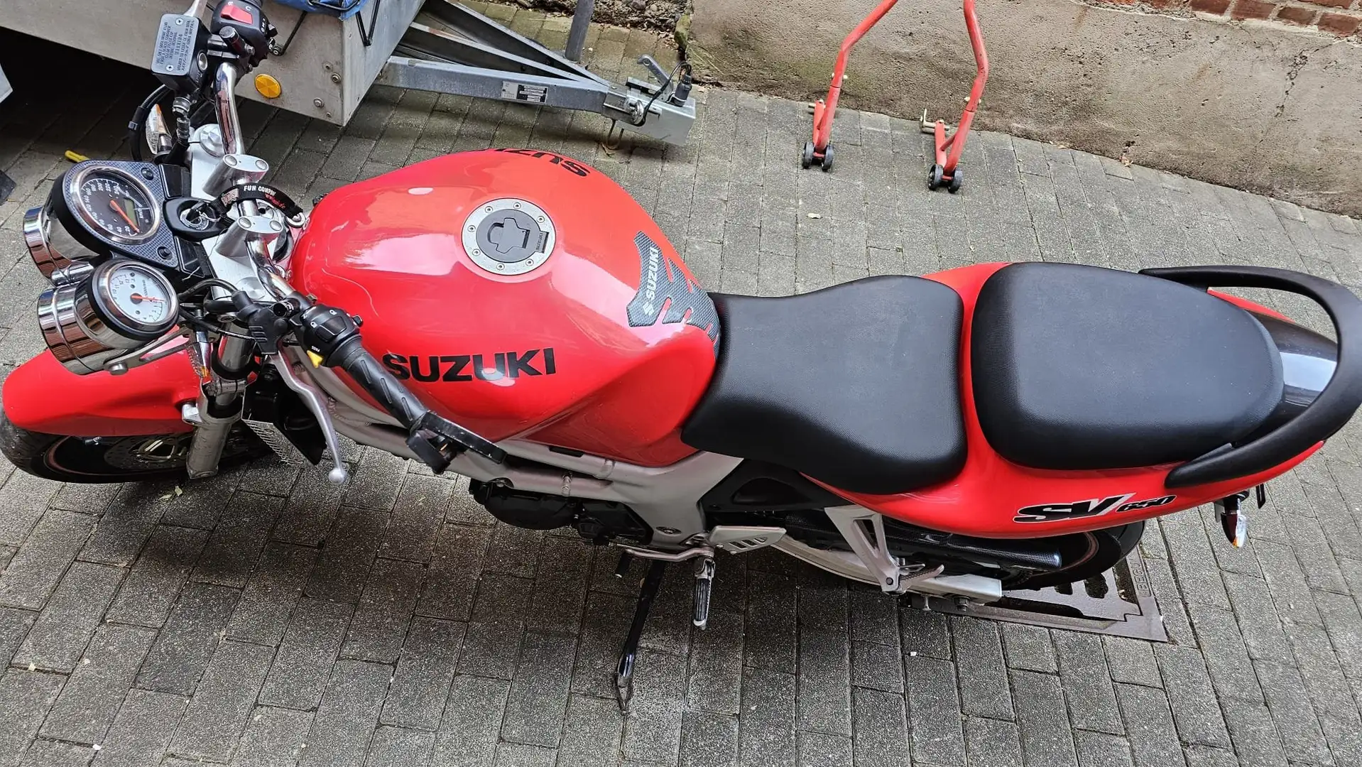 Suzuki SV 650 Rouge - 1