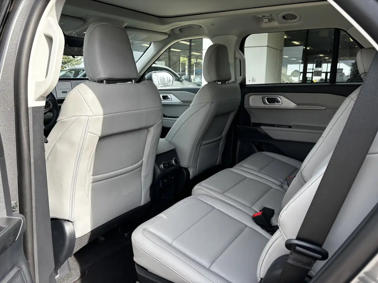 Ford Explorer photo Ford Explorer