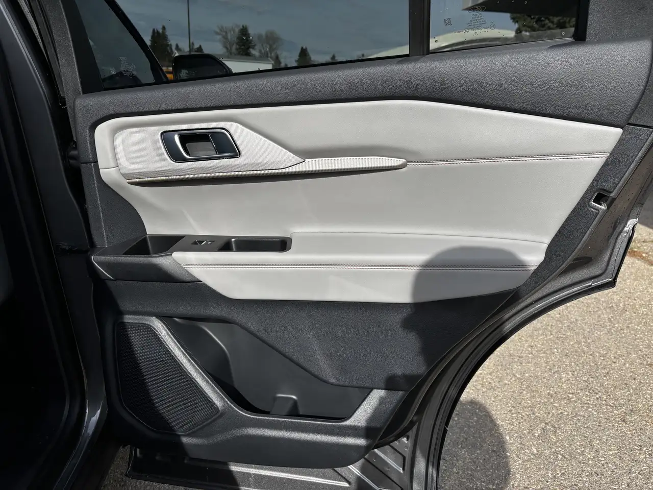 Ford Explorer photo Ford Explorer