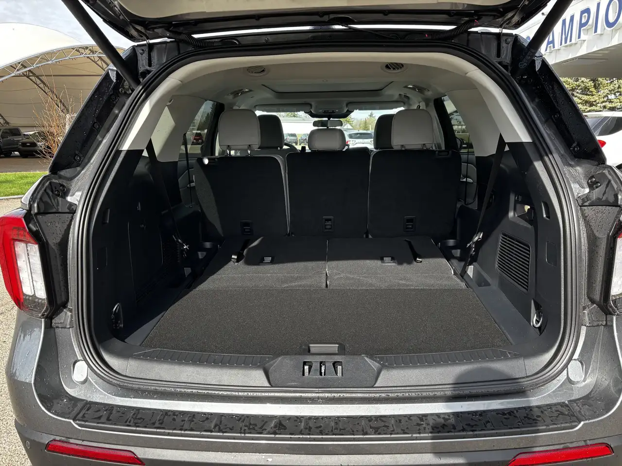 Ford Explorer photo Ford Explorer