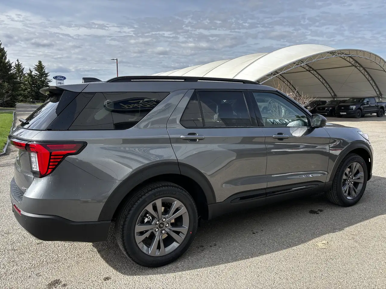 Ford Explorer photo Ford Explorer