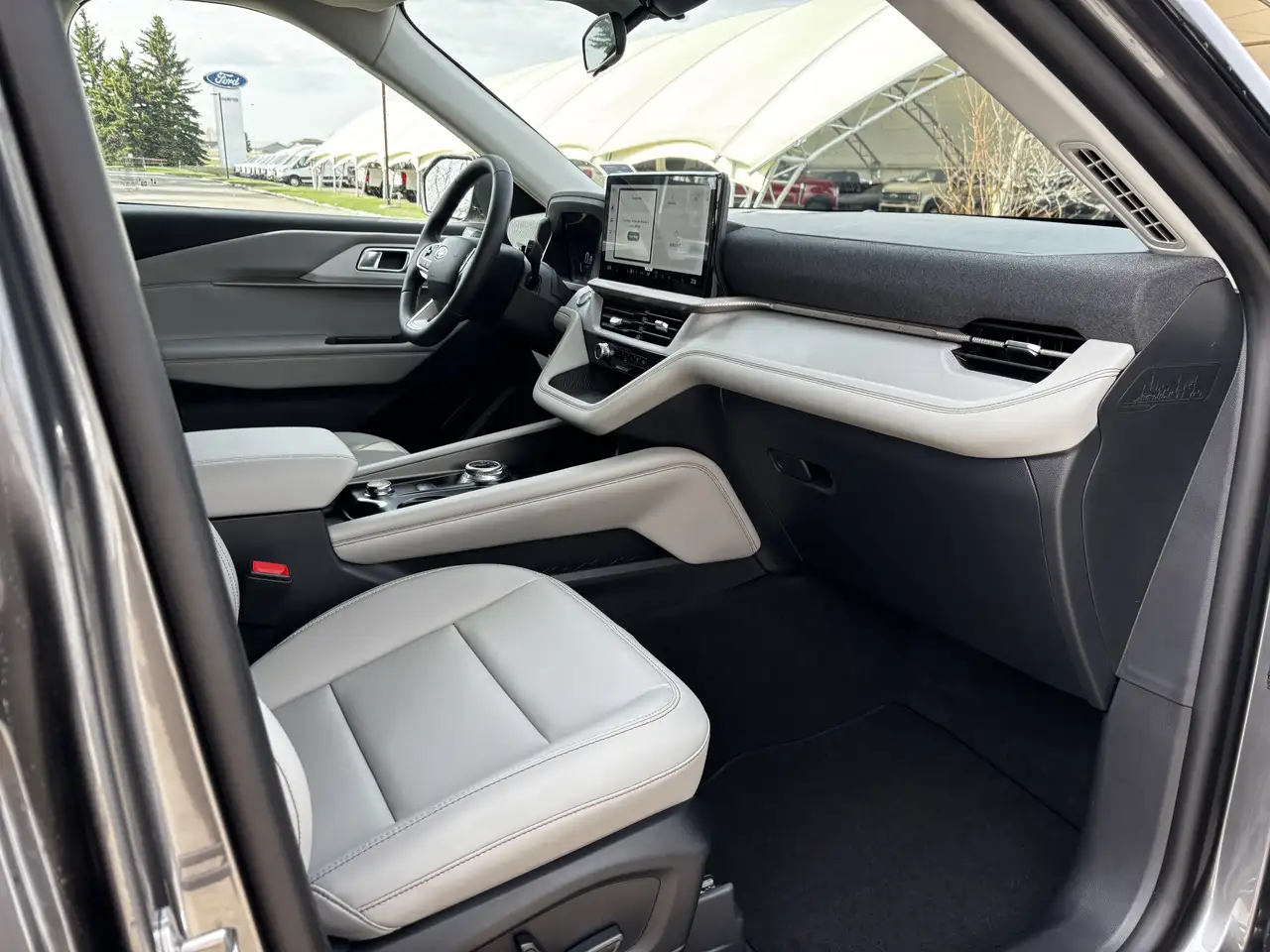 Ford Explorer photo Ford Explorer