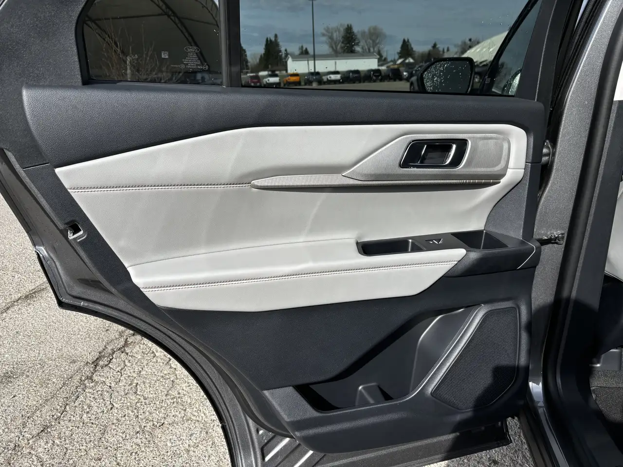 Ford Explorer photo Ford Explorer