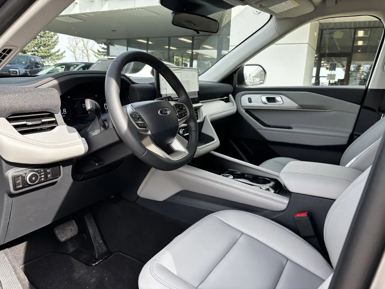 Ford Explorer photo Ford Explorer