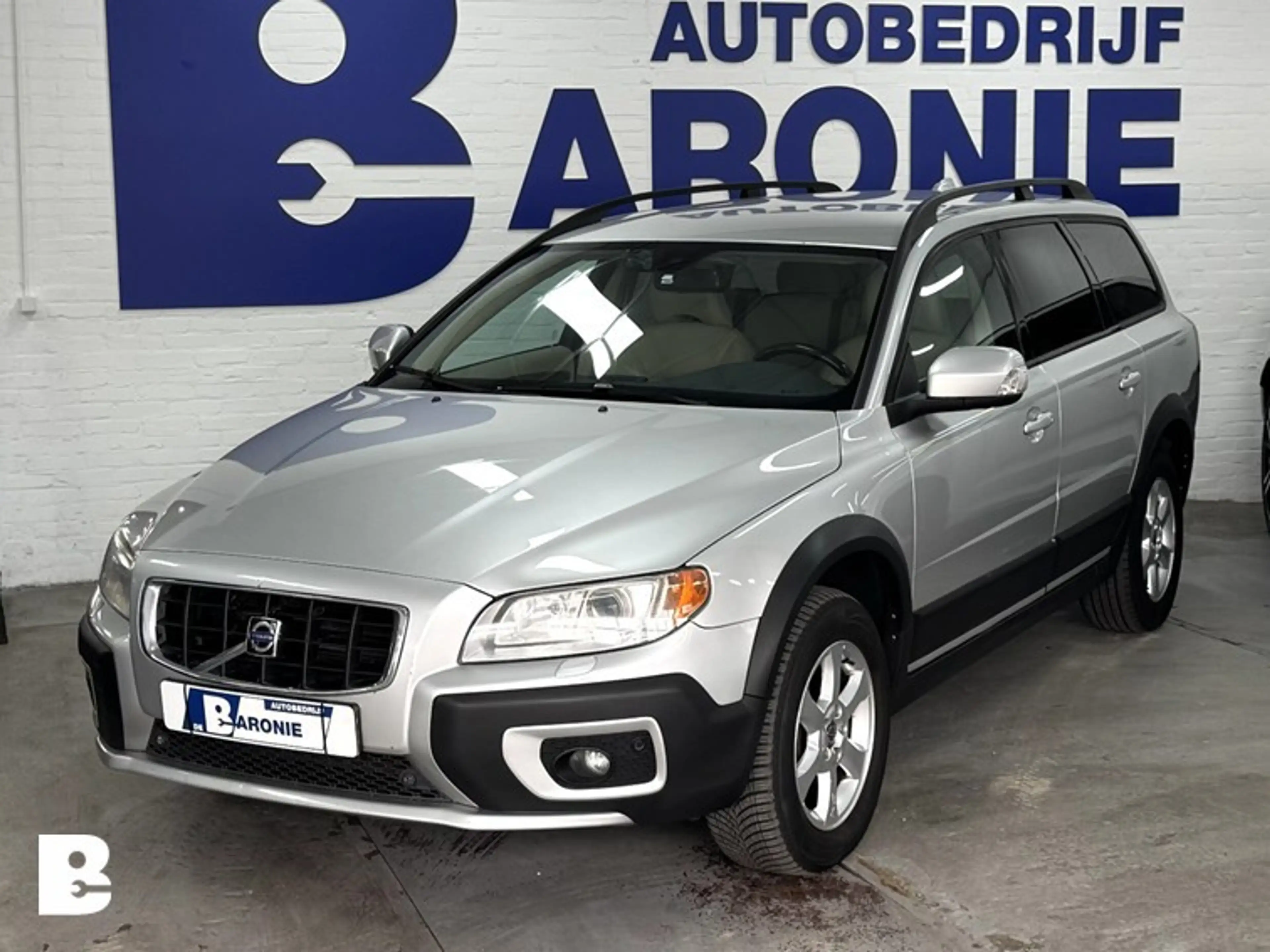 Volvo XC70 3.2 Kinetic — photo 2