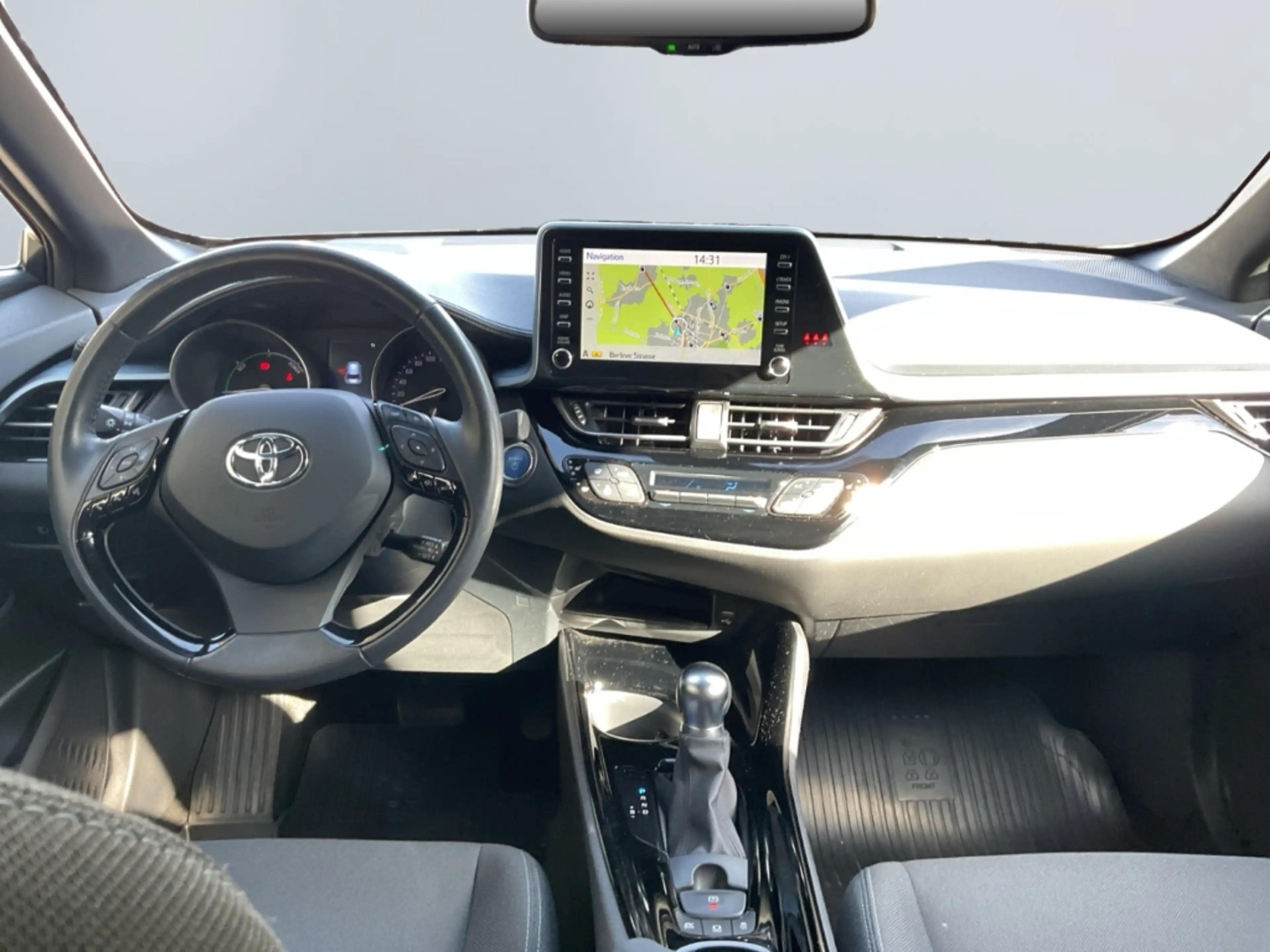 Toyota C-HR Hybrid Team D LED Kamera SHZ BLIS DAB — photo 11