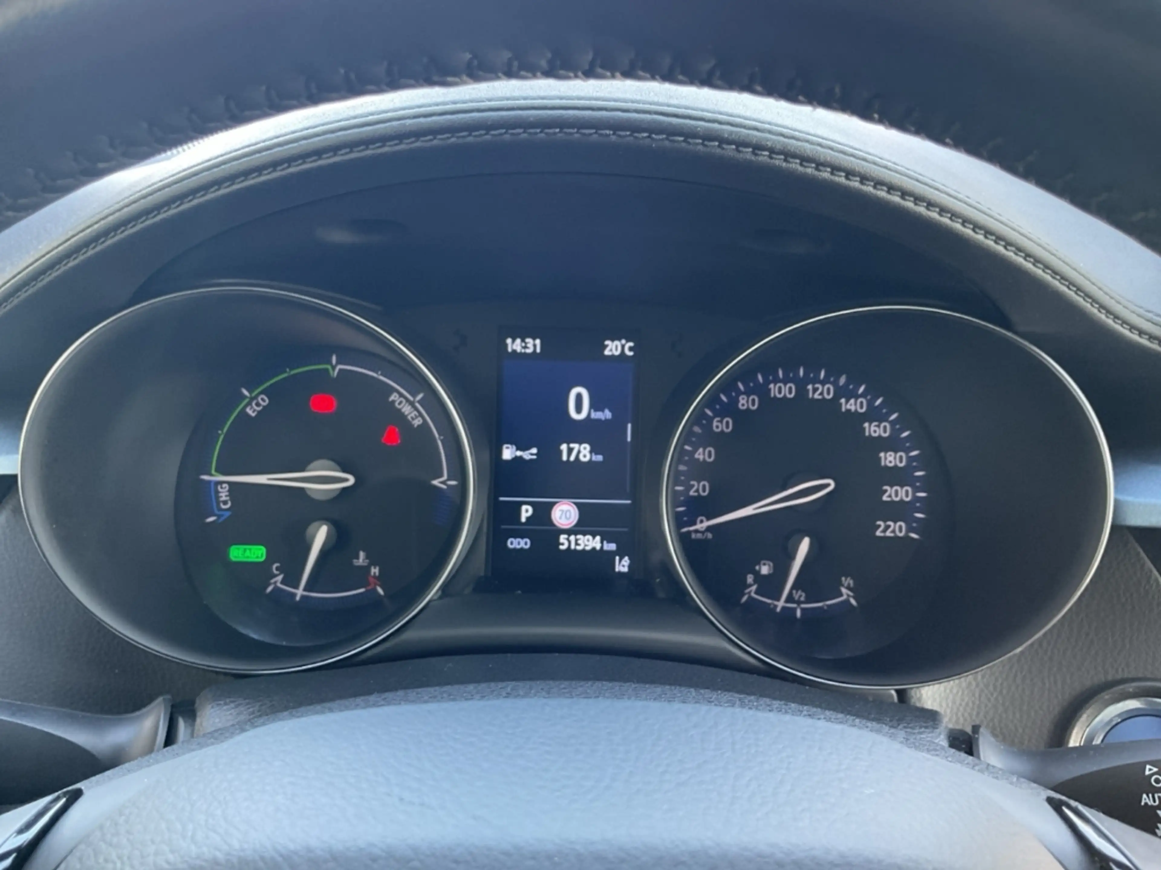 Toyota C-HR Hybrid Team D LED Kamera SHZ BLIS DAB — photo 14
