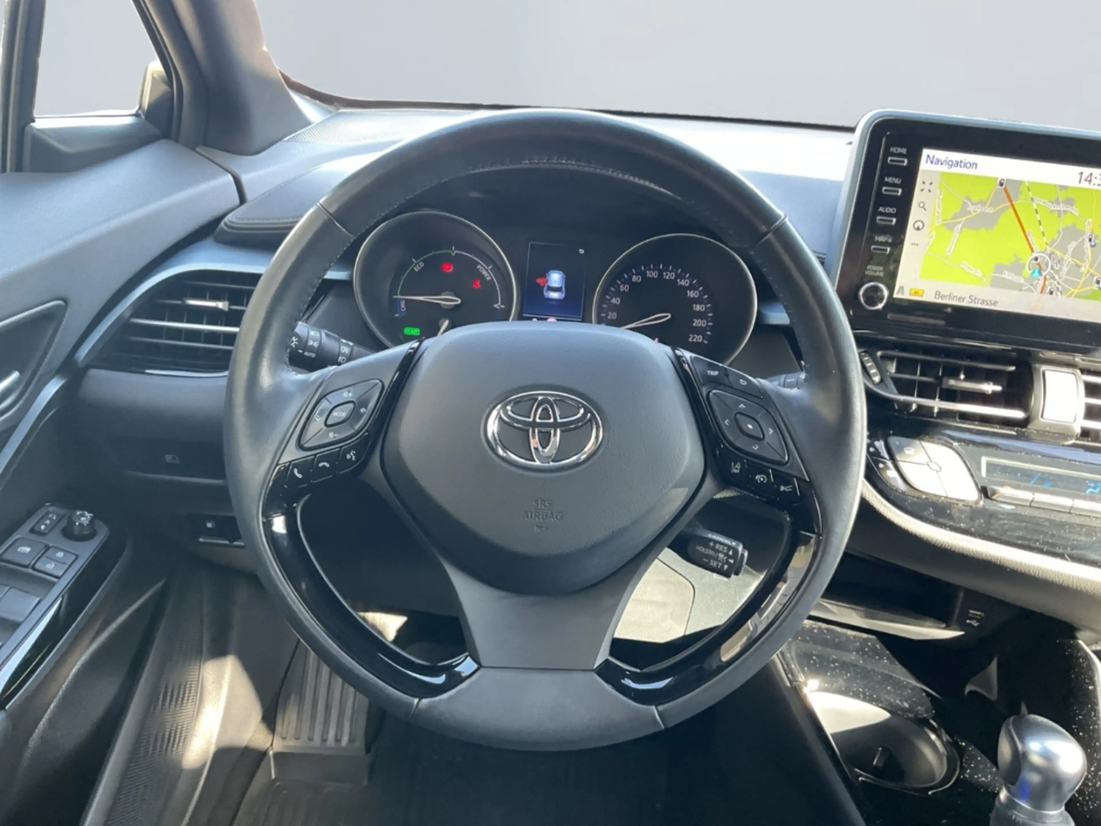 Toyota C-HR Hybrid Team D LED Kamera SHZ BLIS DAB — photo 12