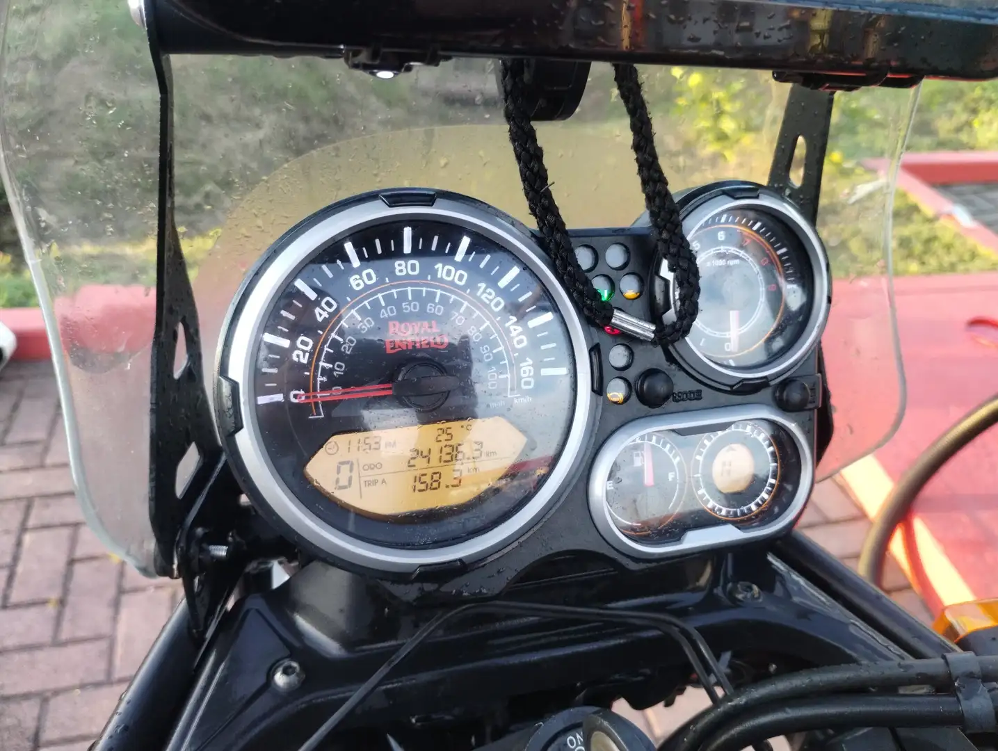 Royal Enfield Himalayan Bianco - 2