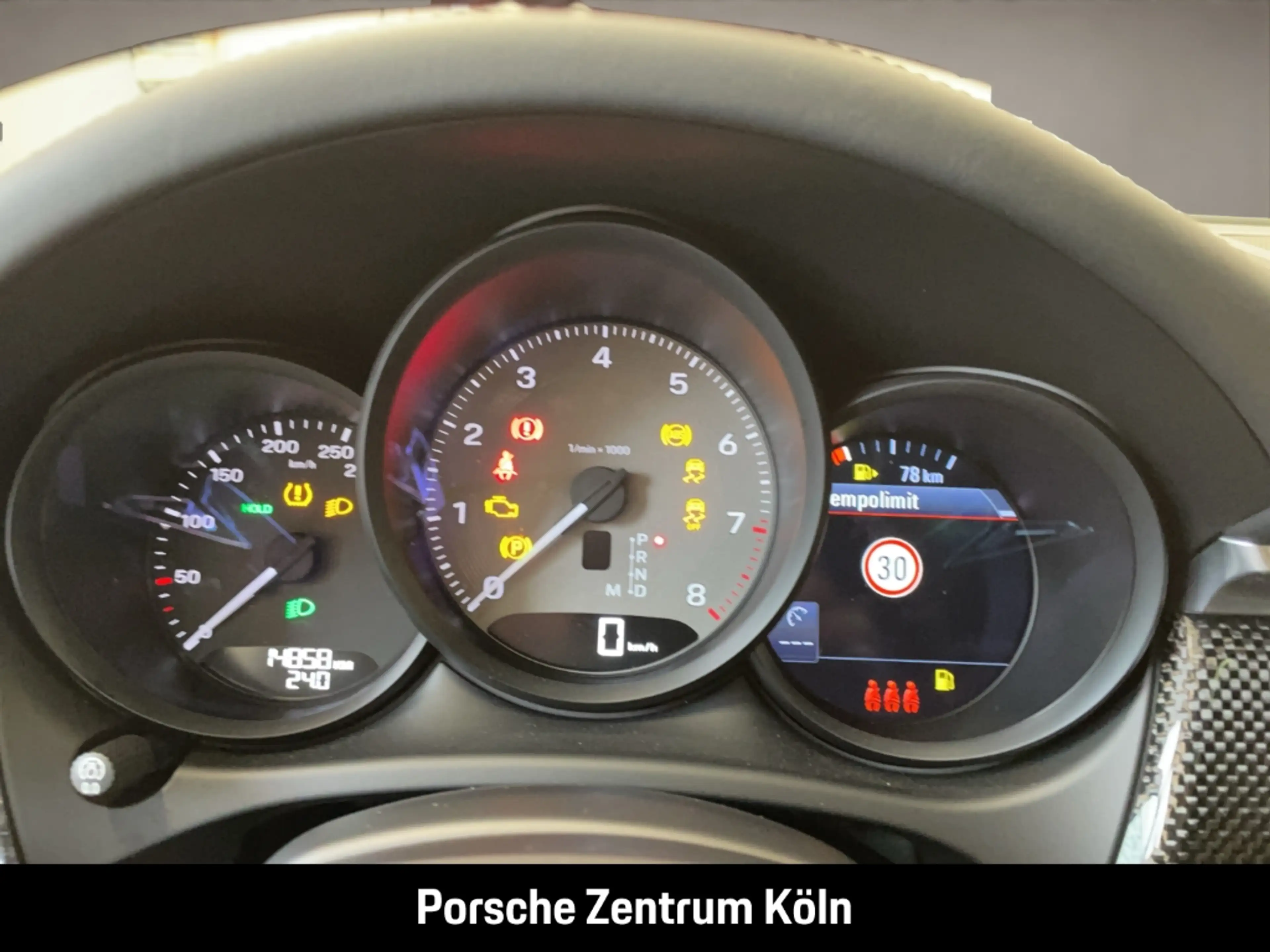 Porsche Macan S Surround-View BOSE Luftfederung PASM — photo 16