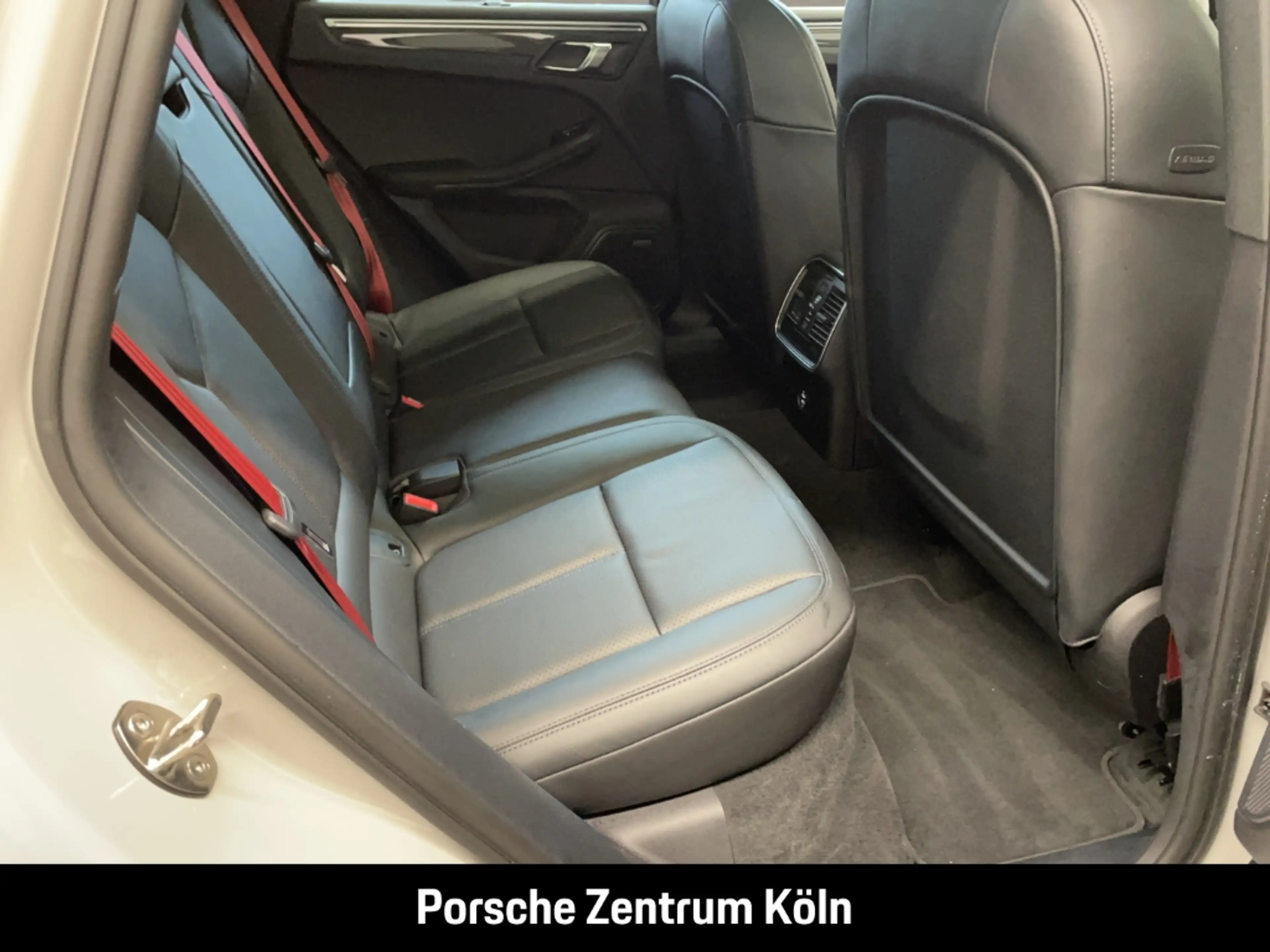 Porsche Macan S Surround-View BOSE Luftfederung PASM — photo 22