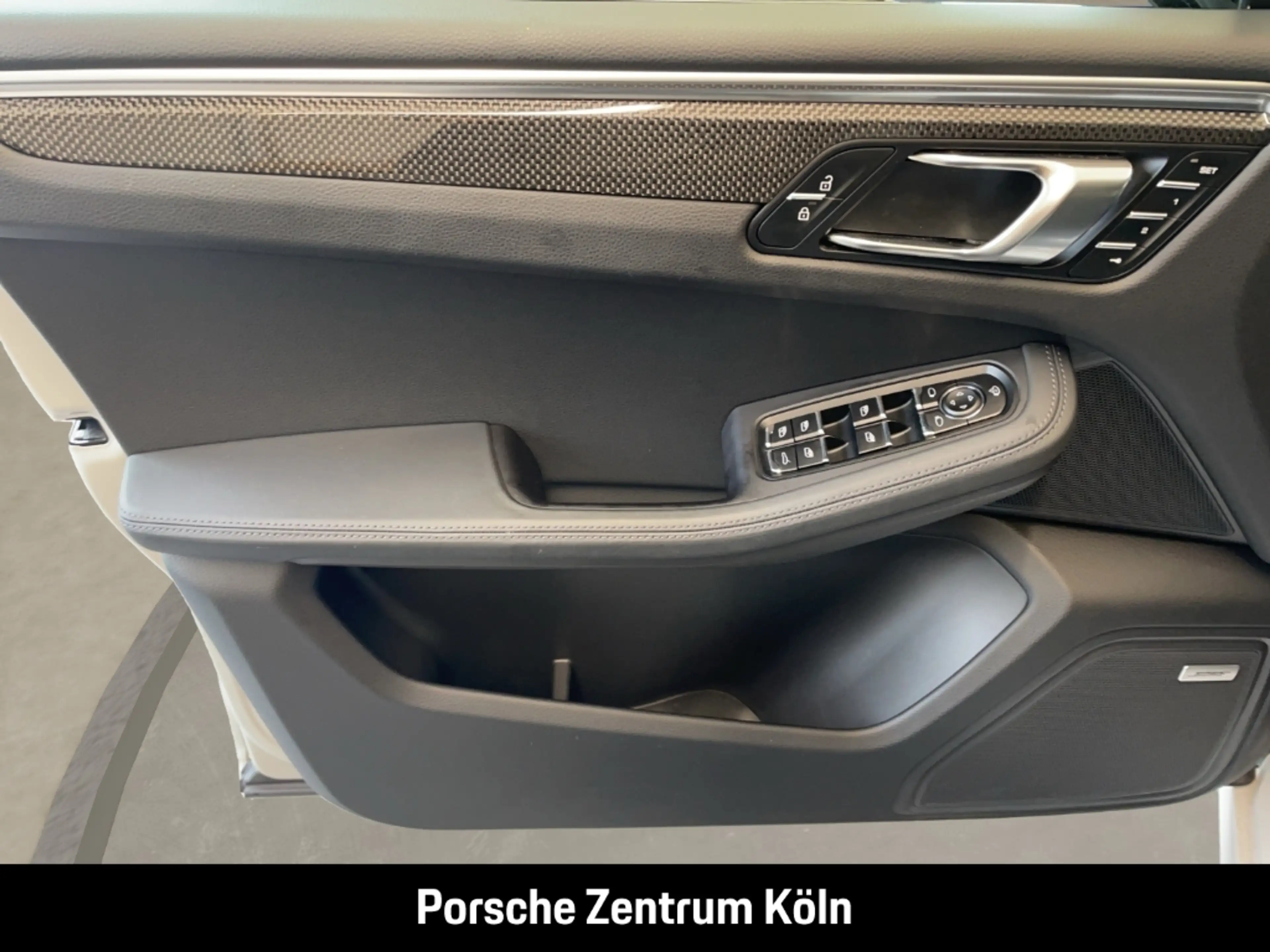 Porsche Macan S Surround-View BOSE Luftfederung PASM — photo 19