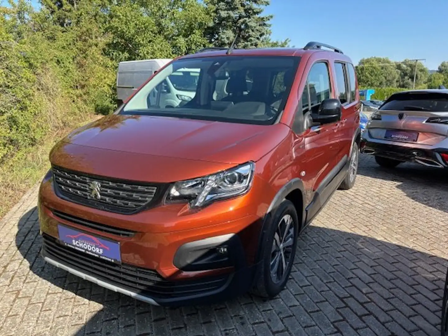 Peugeot Rifter BlueHDI 130 L1 Allure GT-Line, 8fach bereift Navi, Brun - 1