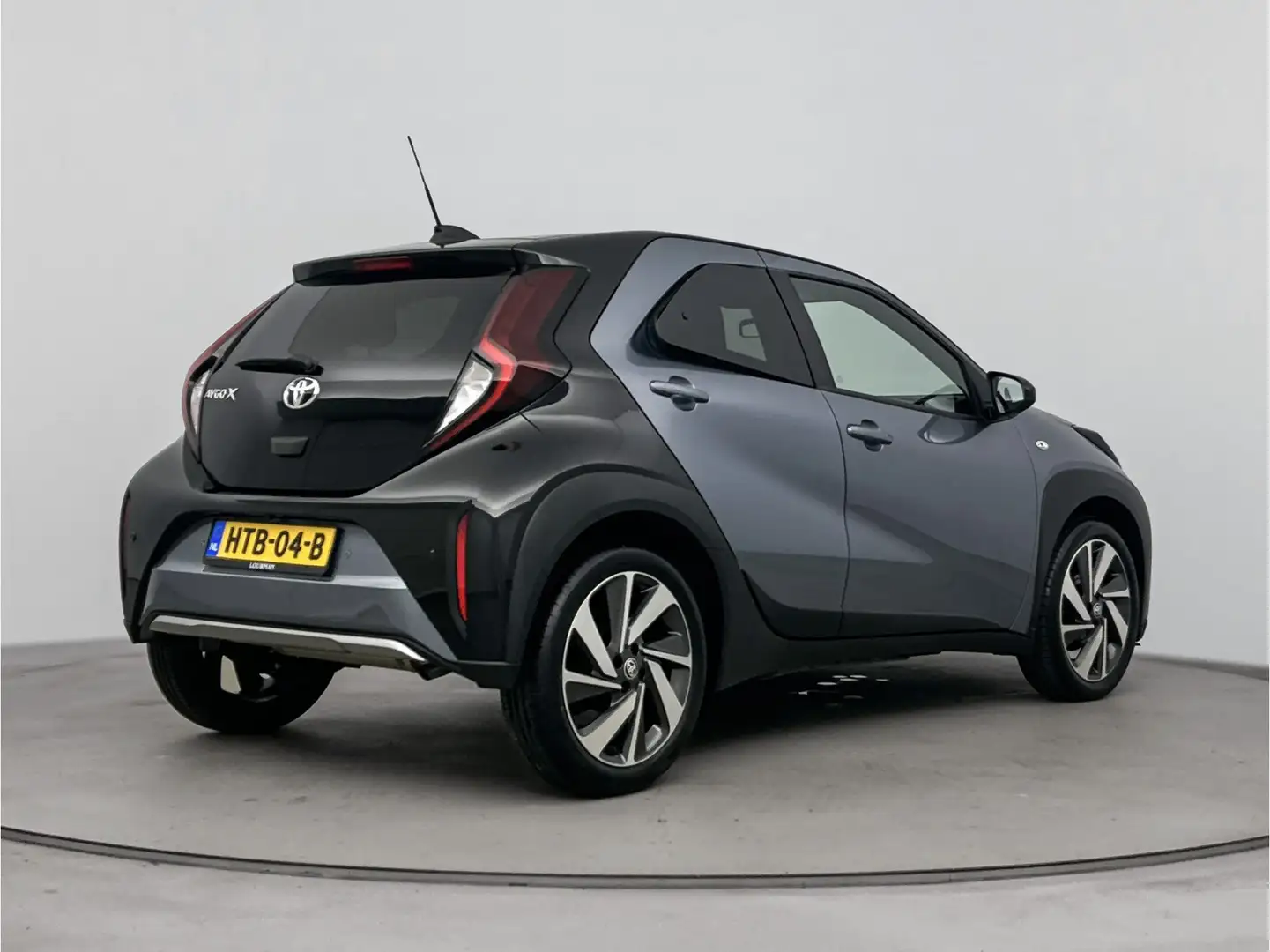 Toyota Aygo X 1.0 VVT-i MT Envy Limited | Stoelverwarming | Draa Grijs - 2
