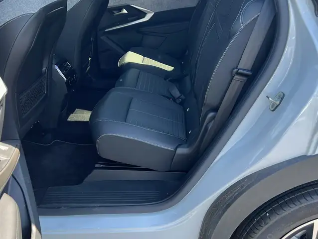 Peugeot 5008 view 10