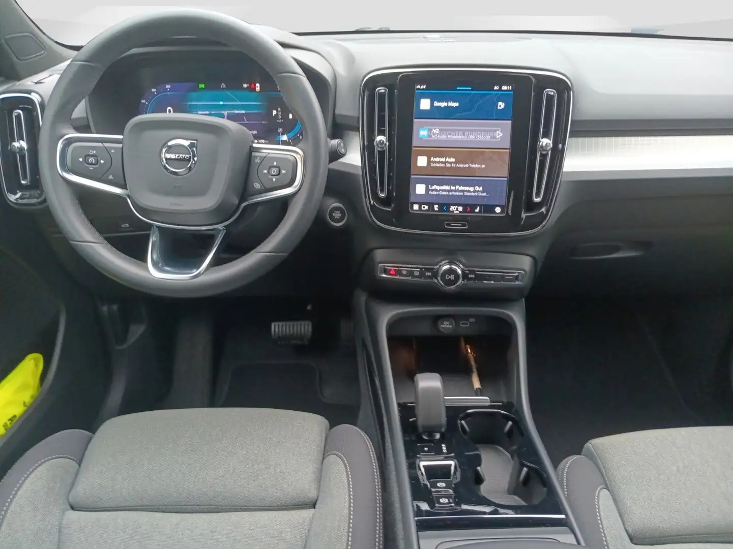 Volvo XC40 B3 2WD Plus Dark 360°/H&K/Frontsch. heizbar Grau - 2