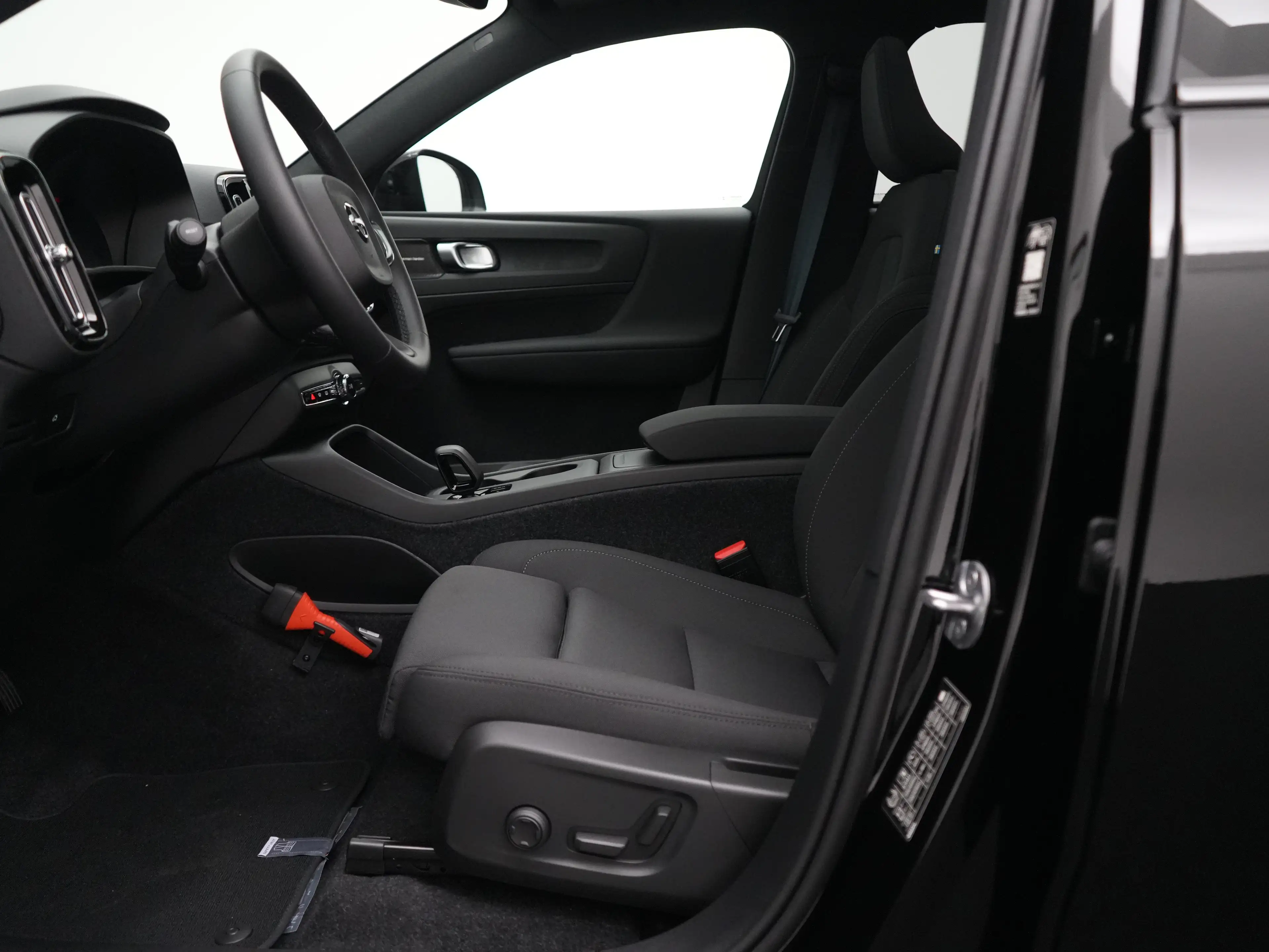 Volvo EX40 Single Extended Plus Black Edition Europa 82 kWh | — photo 9