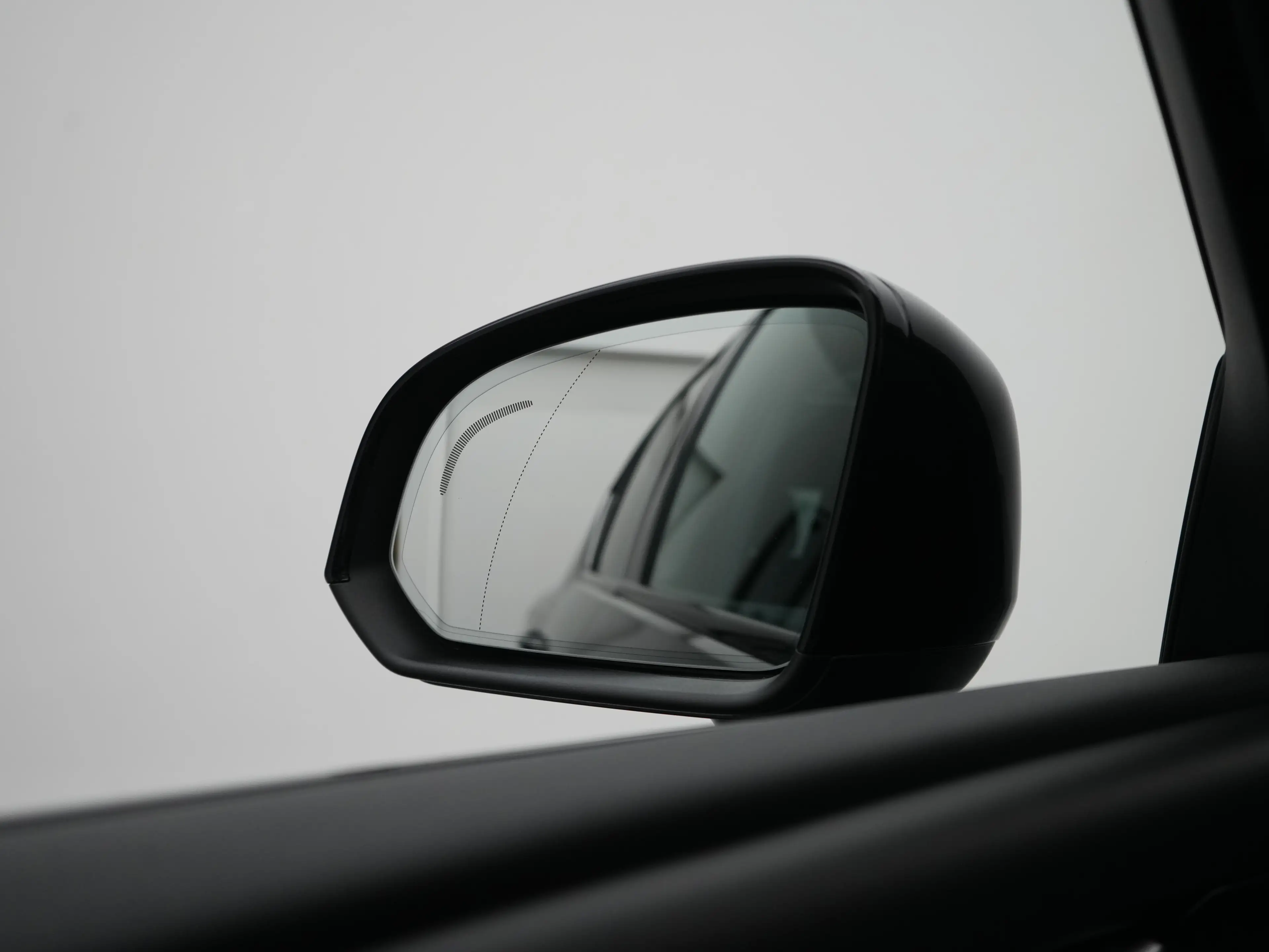 Volvo EX40 Single Extended Plus Black Edition Europa 82 kWh | — photo 31