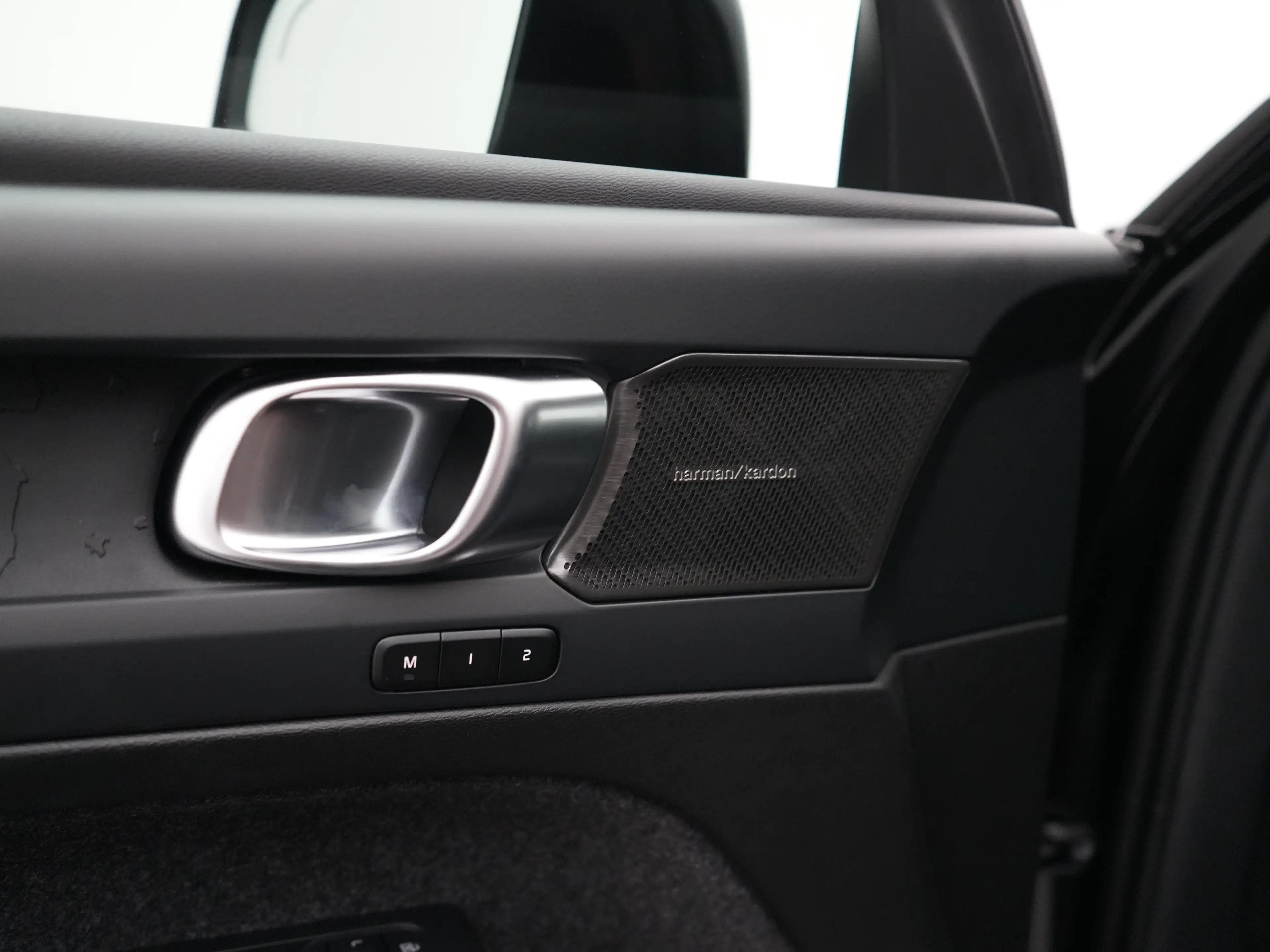 Volvo EX40 Single Extended Plus Black Edition Europa 82 kWh | — photo 26