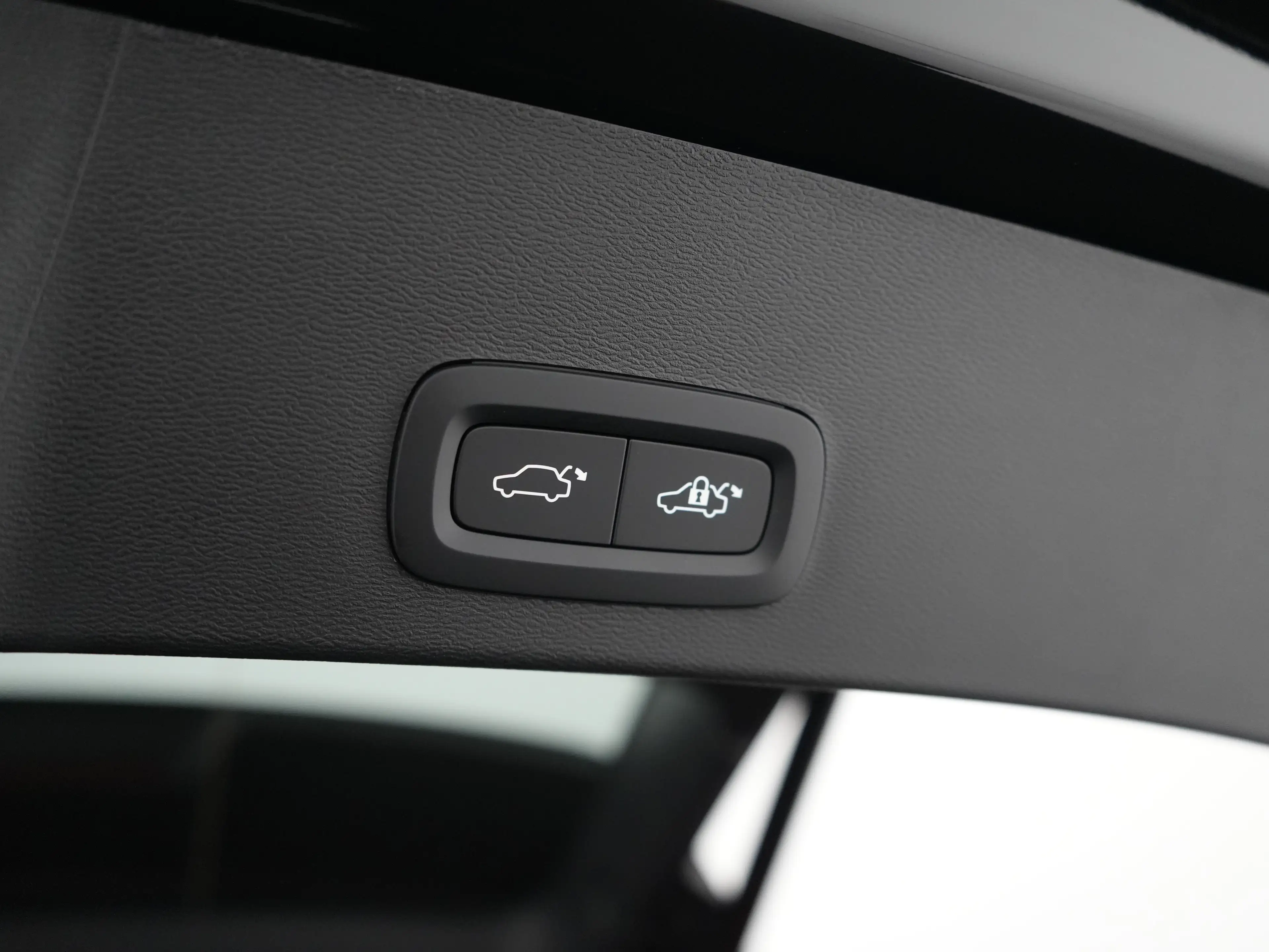 Volvo EX40 Single Extended Plus Black Edition Europa 82 kWh | — photo 15