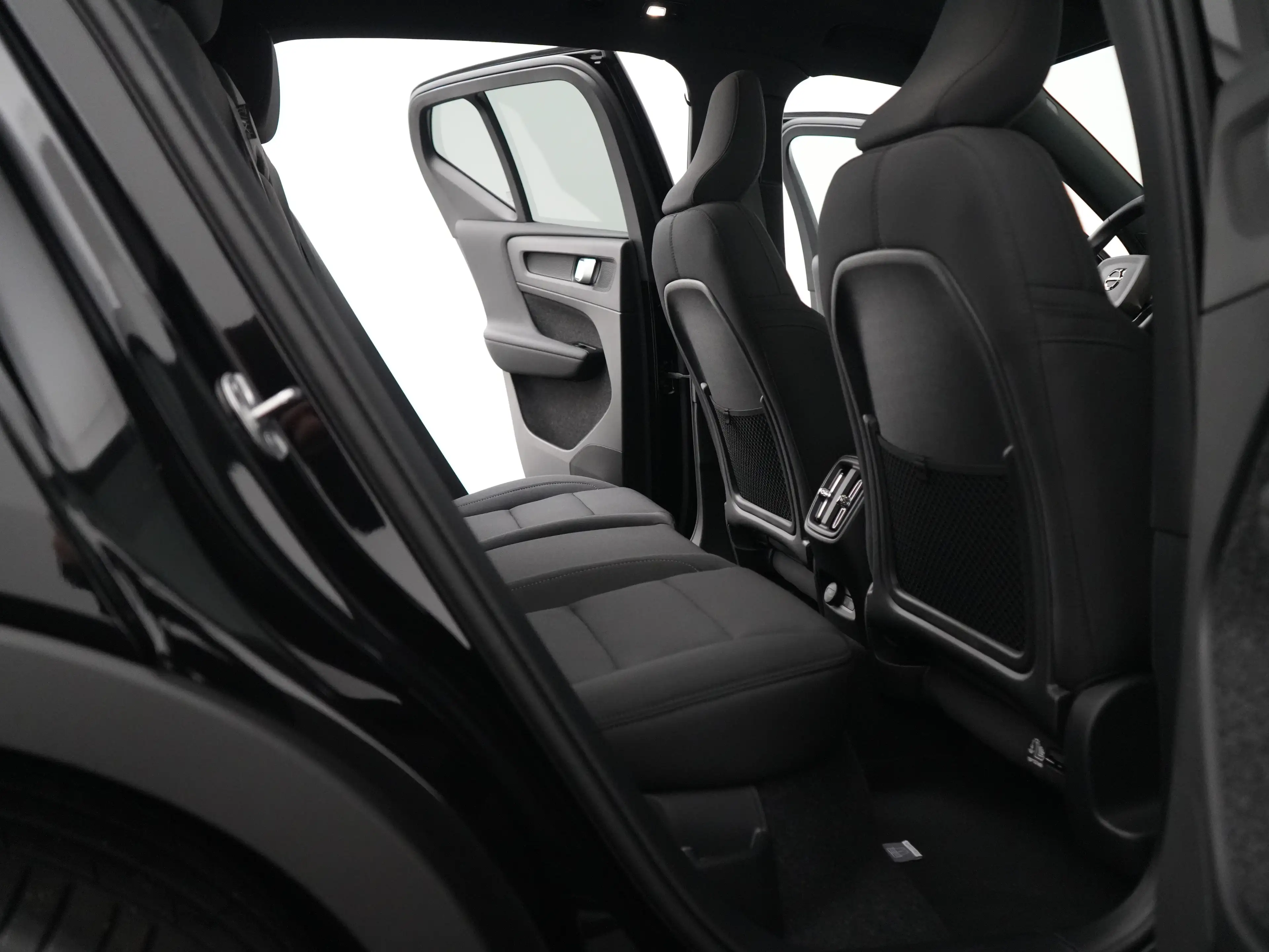 Volvo EX40 Single Extended Plus Black Edition Europa 82 kWh | — photo 11