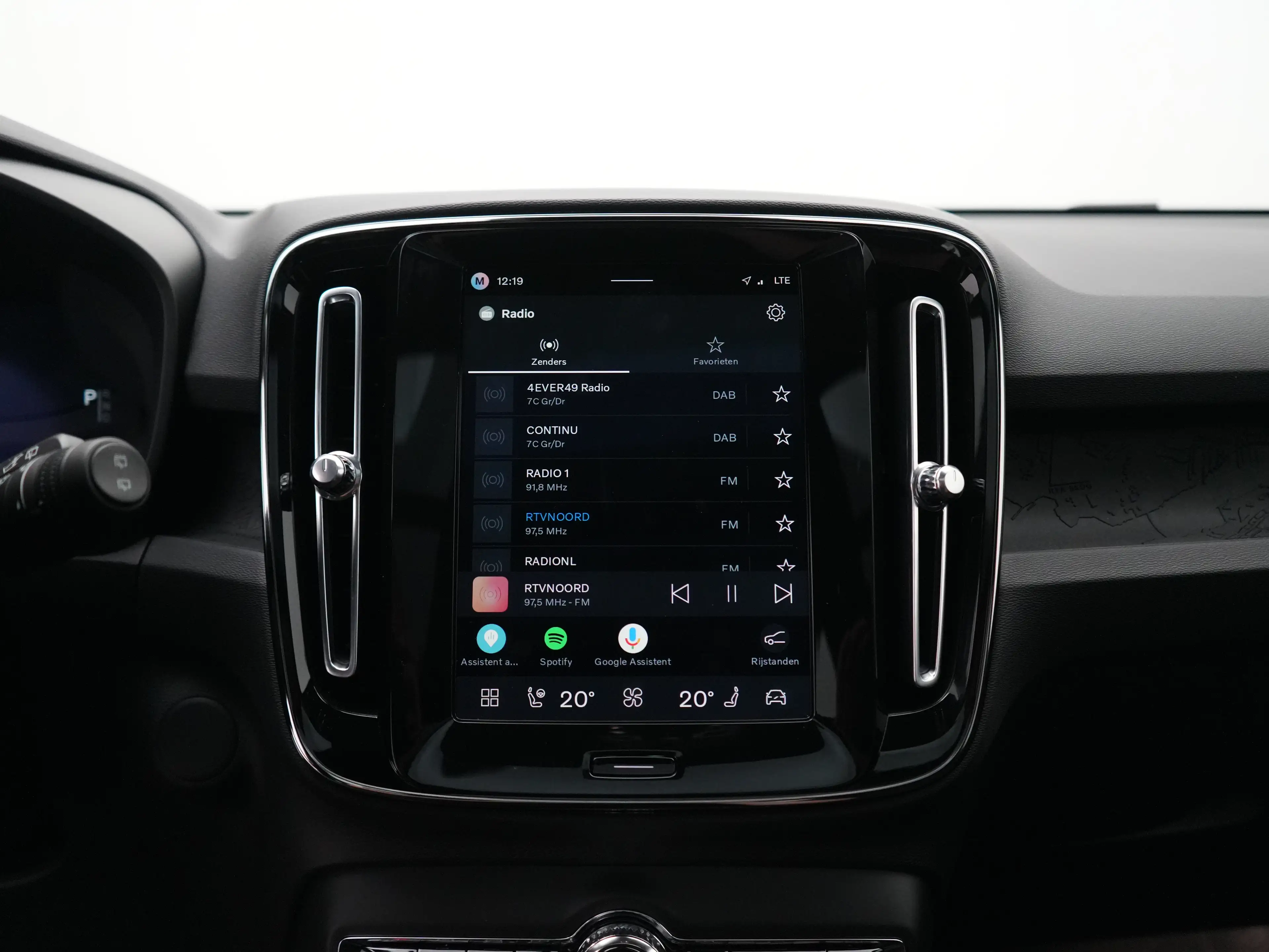Volvo EX40 Single Extended Plus Black Edition Europa 82 kWh | — photo 39