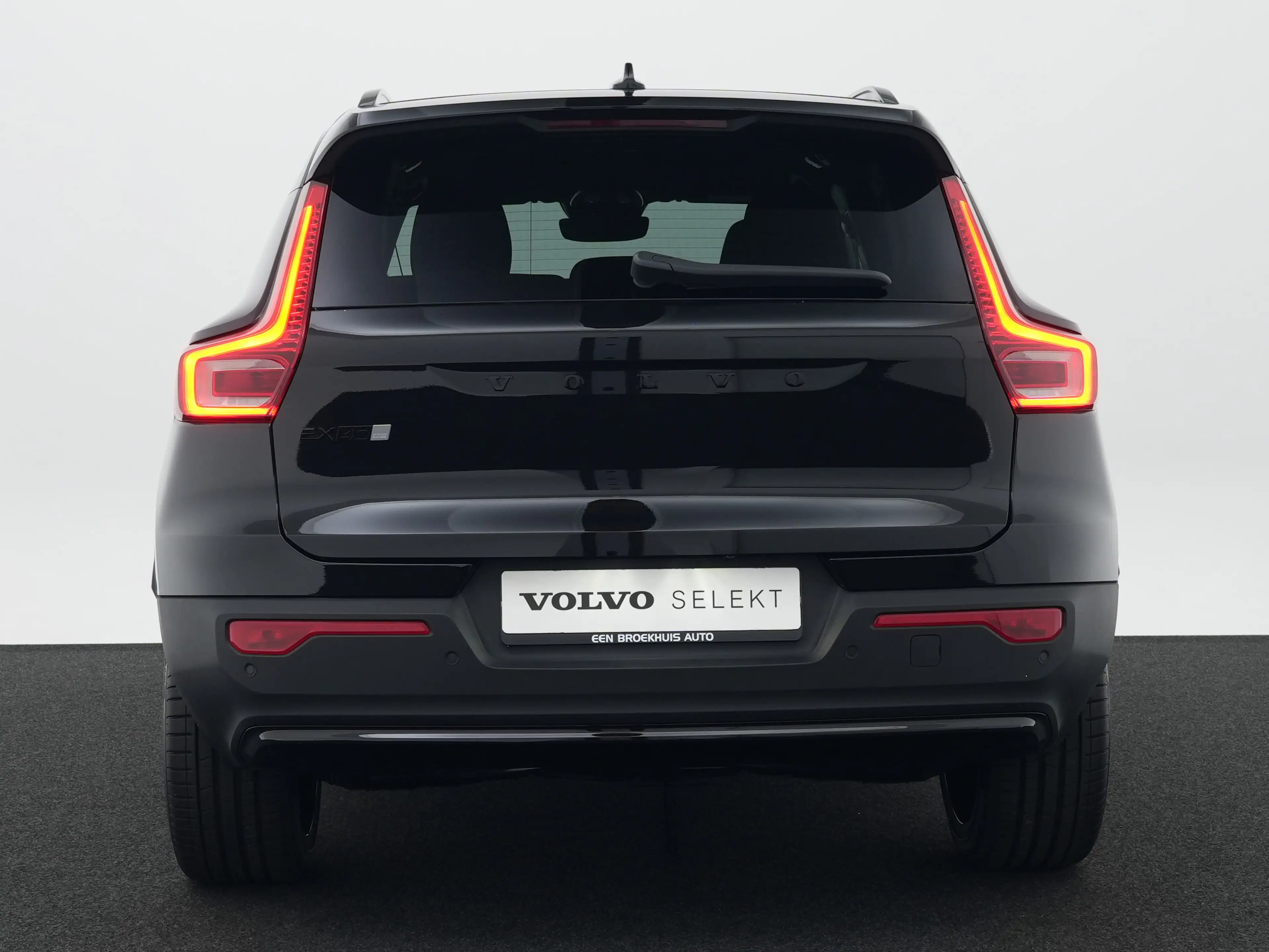 Volvo EX40 Single Extended Plus Black Edition Europa 82 kWh | — photo 6