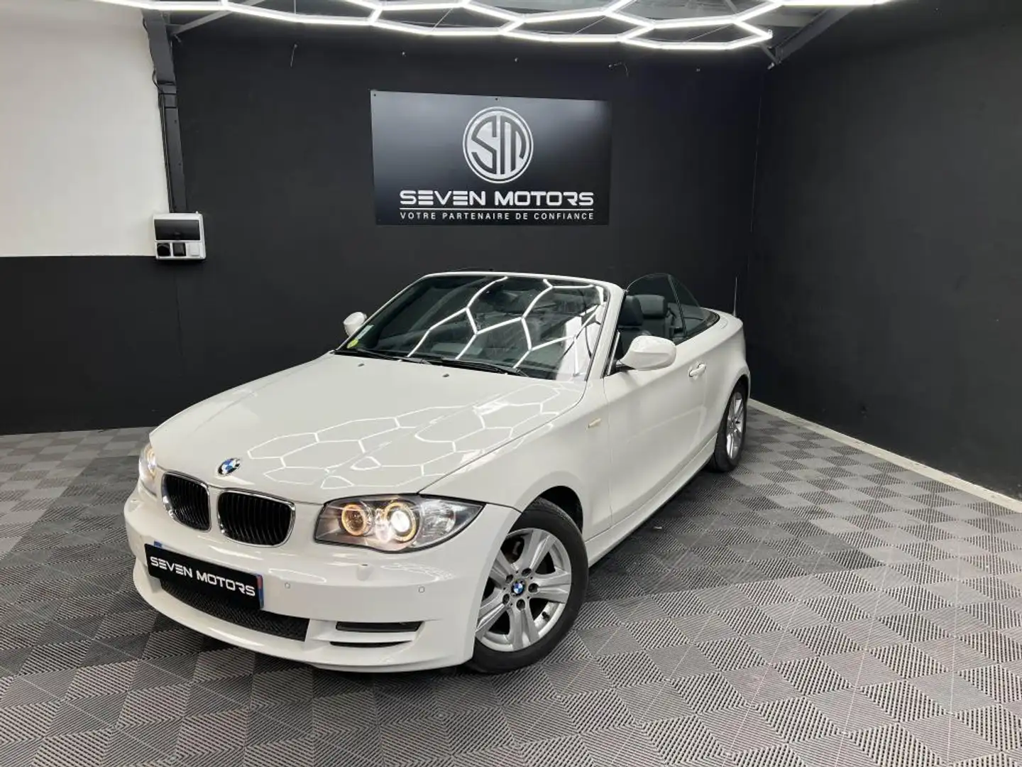 BMW 118 118d Cabriolet  CABRIOLET E88 Luxe PHASE 1 Weiß - 1