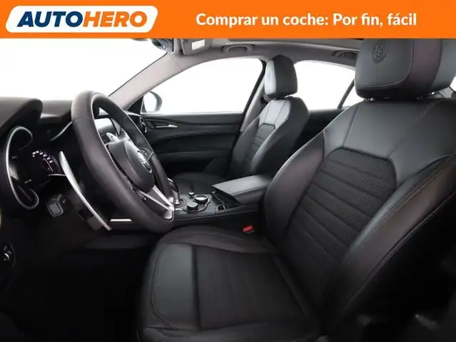 Alfa Romeo Stelvio view 11