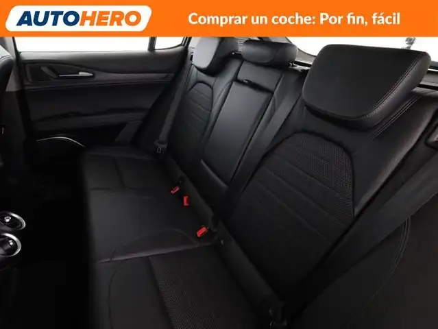 Alfa Romeo Stelvio view 15