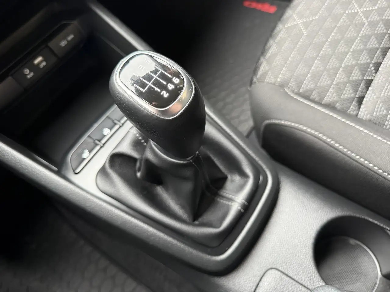 Kia Rio снимка Kia Rio