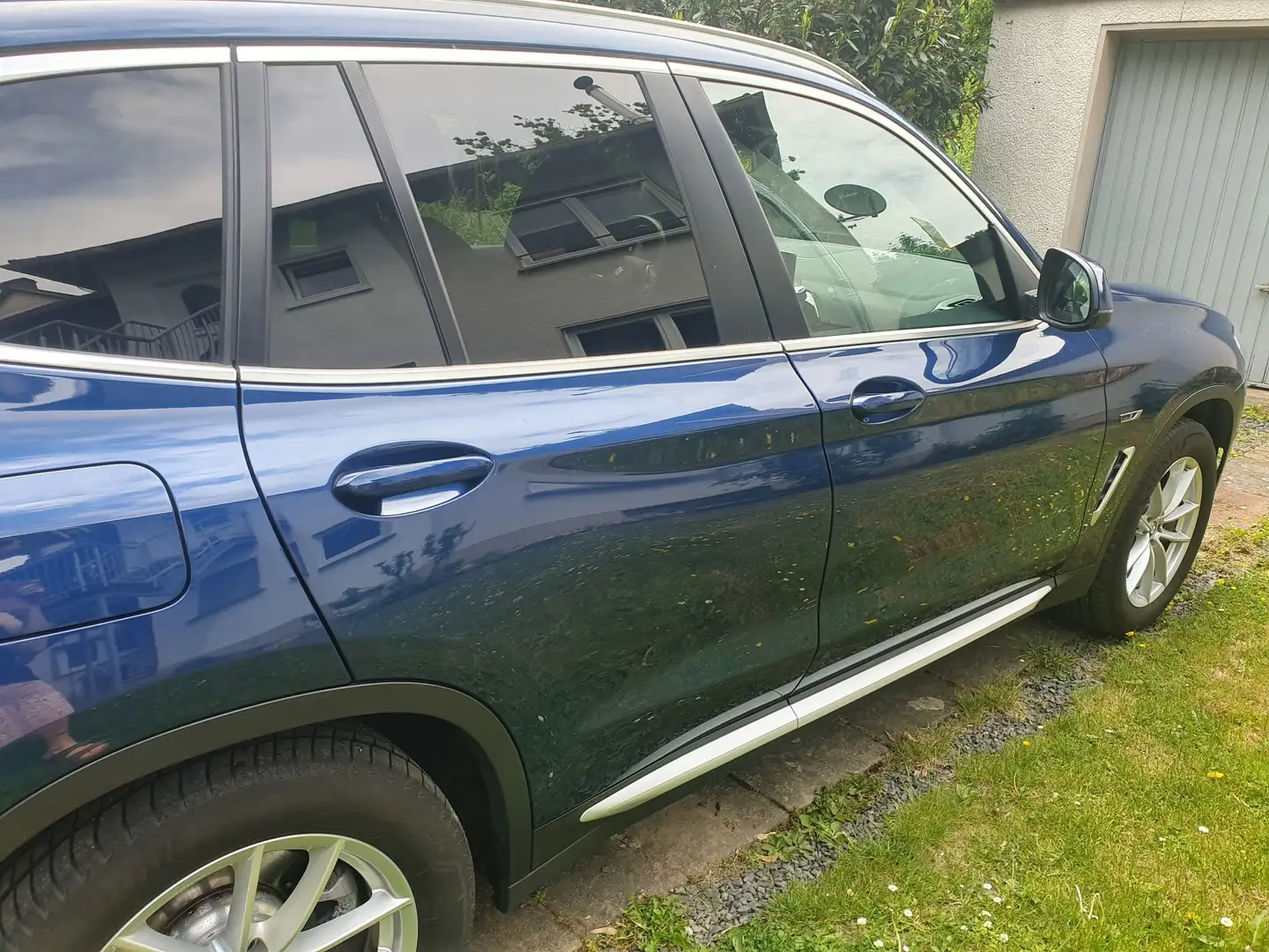 BMW X3 xDrive 30 e Bleu - 2